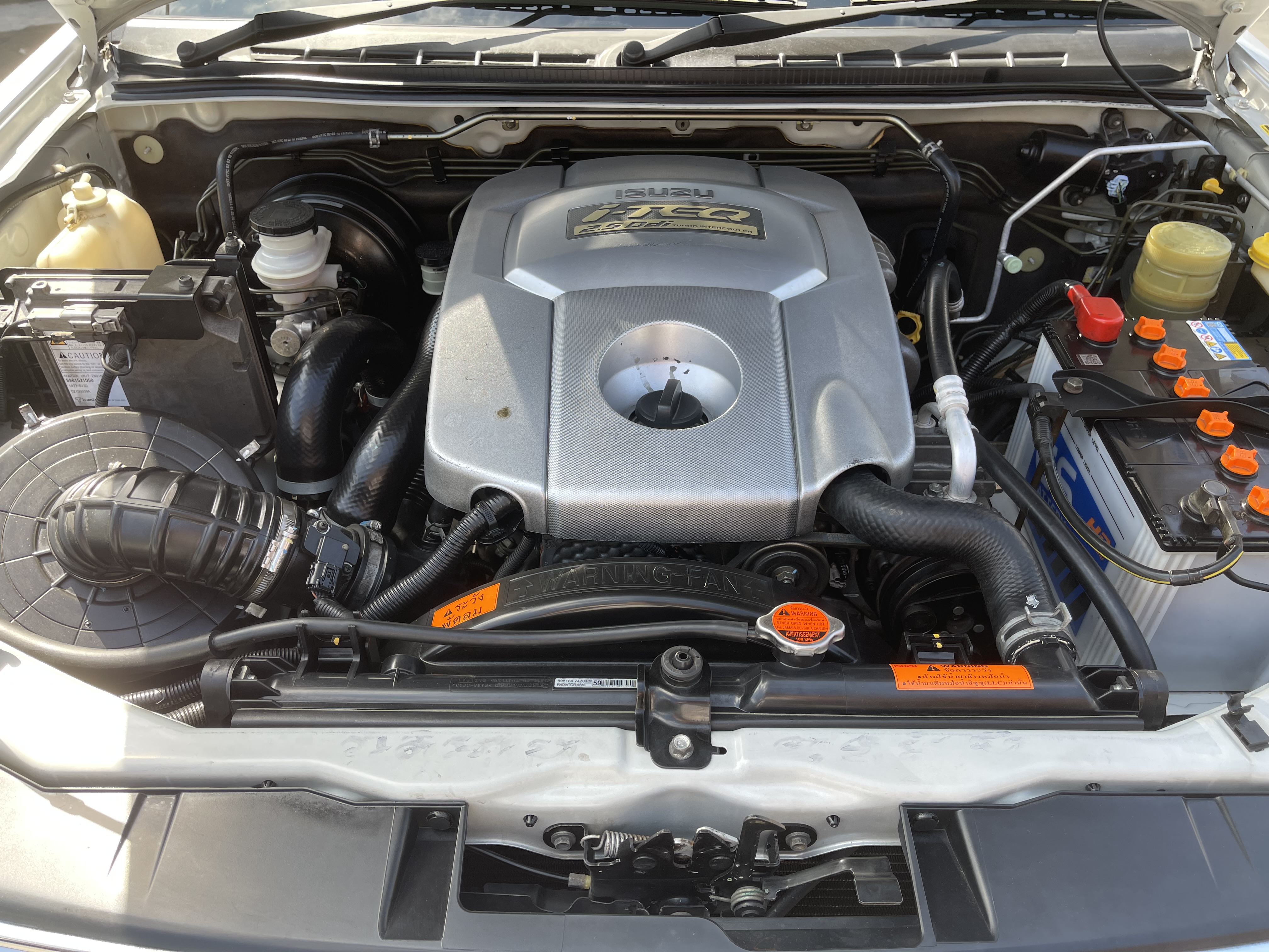 Isuzu Dmax 4ประตู Hilander 2.5 Abs 2010 เงิน