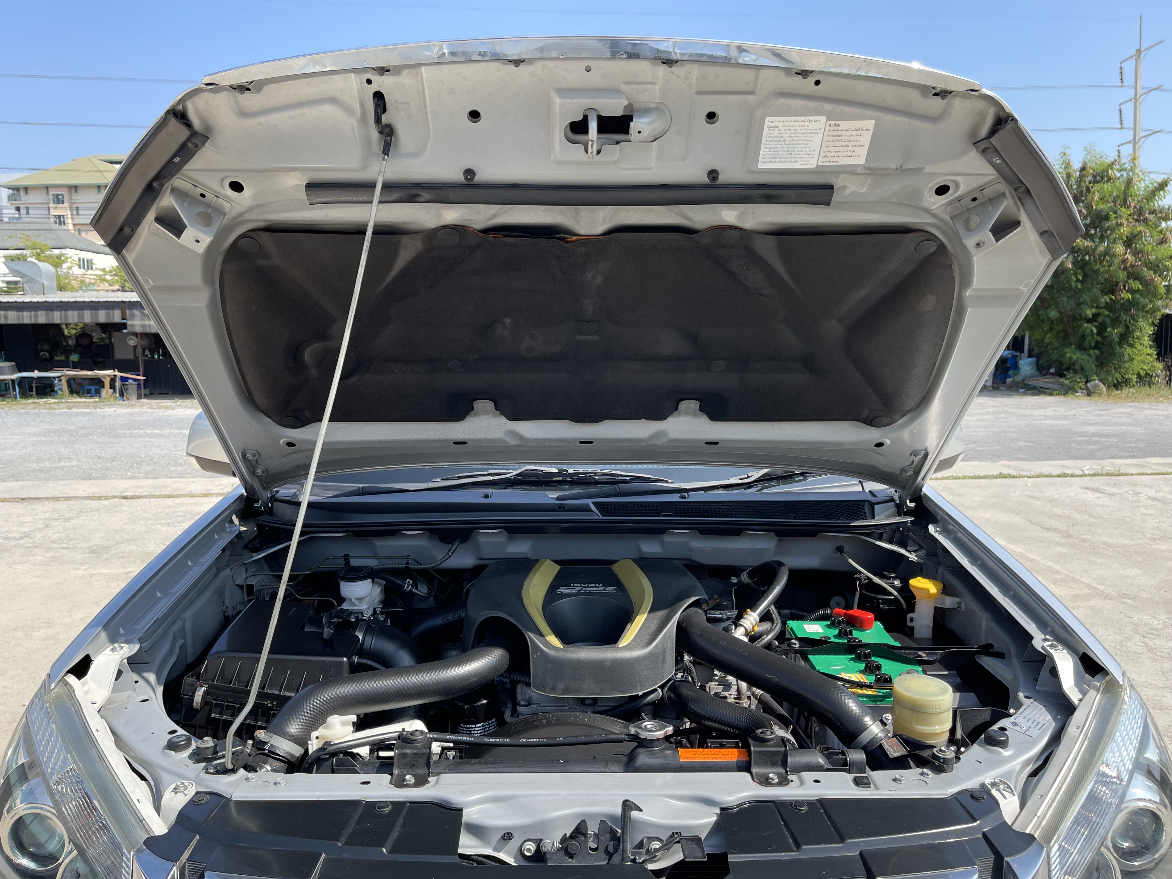 Isuzu Dmax All New 4ประตู Hilander 2.5 Vgs Z Dvd 2013 เงิน