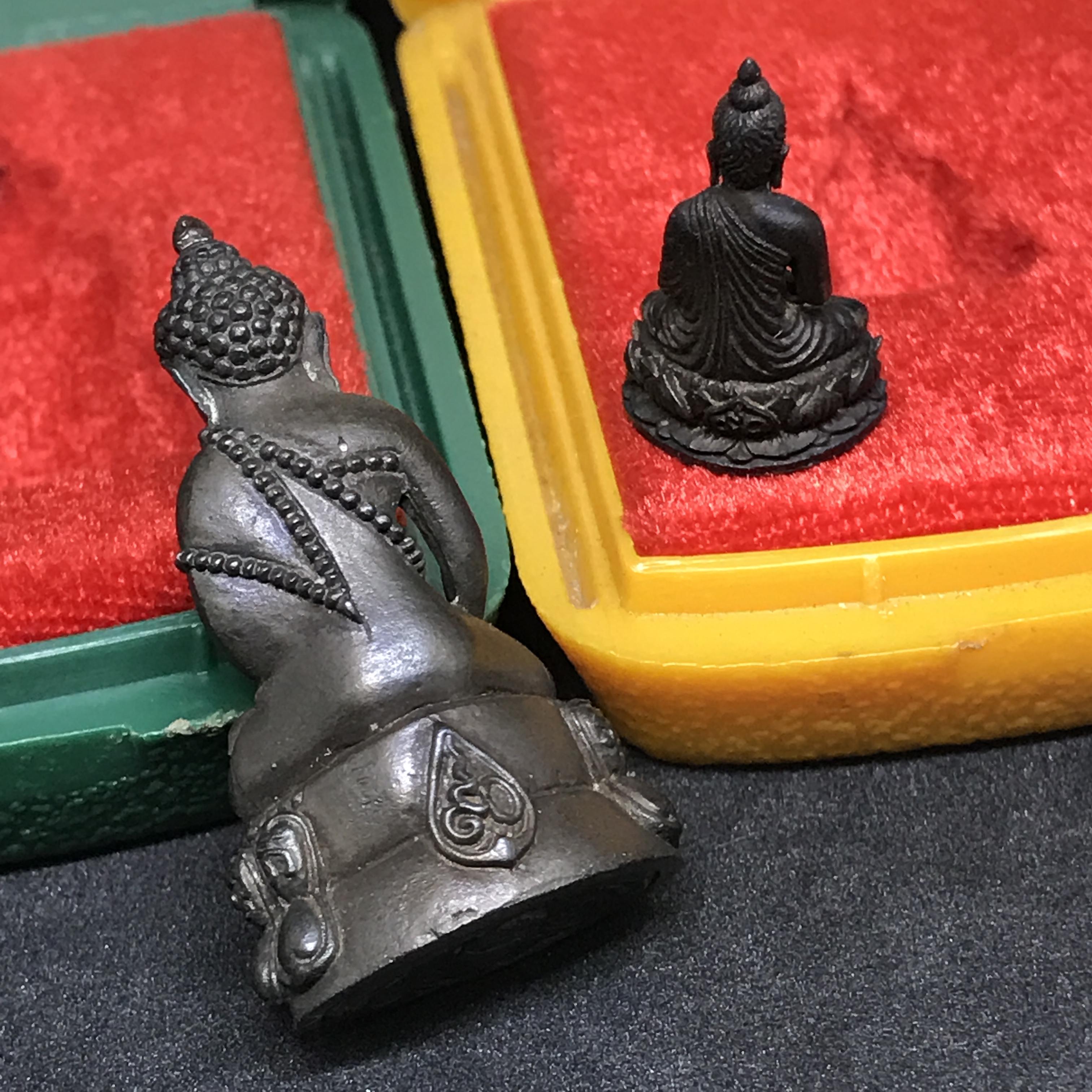 พระกริ่ง-พระชัยวัฒน์วาสนาสมเด็จพระสังฆราช (วาสน์) วัดราชบพิธฯ ปี๒๕๓๑ เนื้อนวะโลหะ สร้างเป็นที่ระลึกในคราวที่สมเด็จพระอริยวงศาคตญาณ สมเด็จพระสังฆราช (วาสน์ วาสโน) วัดราชบพิธฯ มีพระชนมายุครบ ๙๐ พรรษา(ในหลวง ร.9 เสด็จในพิธี)