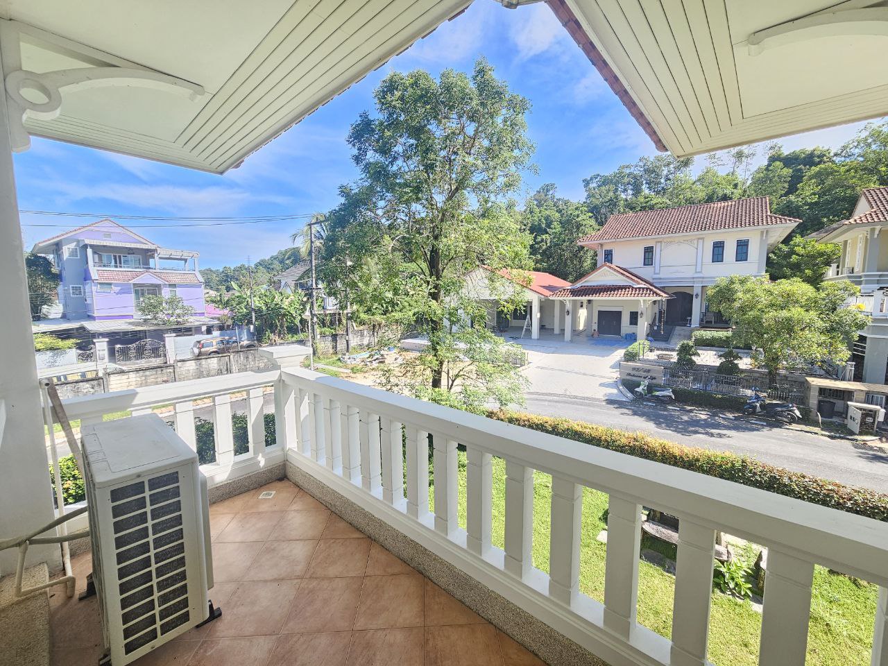 For Rent : Kathu, Private House, 3 bedrooms 3 Bathrooms, Garden View