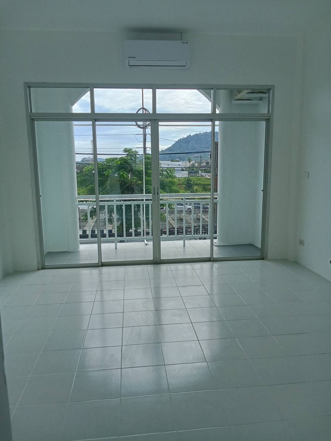 For Rent : Samkong, 3-Story Commercial Building, 2 Bedroom 2 Bathrooms