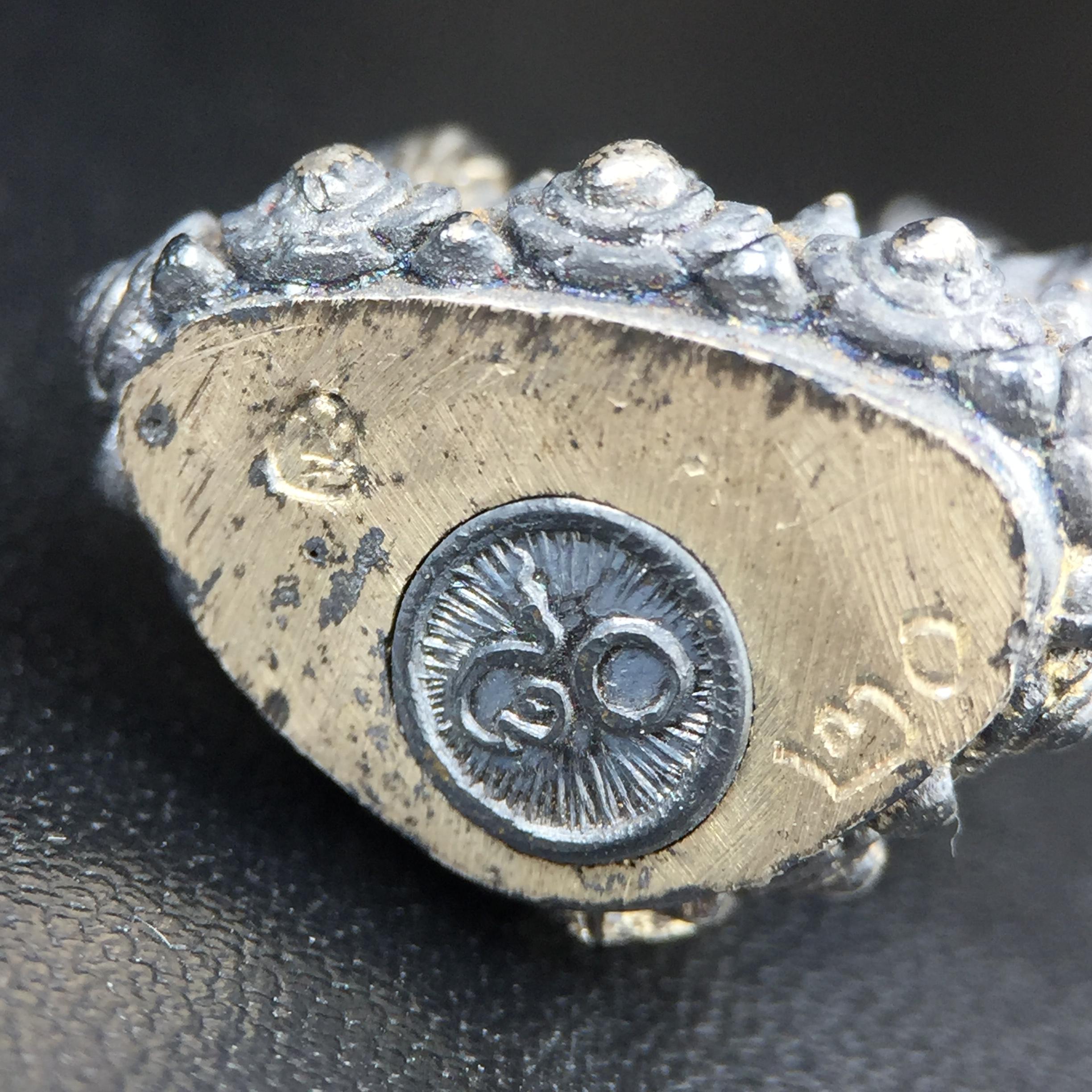 พระกริ่งวาสนา 80 พรรษา สมเด็จพระสังฆราช (วาสน์) วัดราชบพิธฯ ปี2521 เนื้อเงิน(ตอกหมายเลข)(ตอกโค๊ตพระปิดตา) โดยมีหลวงปู่โต๊ะ วัดประดู่ฉิมพลีร่วมปลุกเสก สภาพผิวเดิม สวยจัด แชมป์ๆพร้อมกล่องบรรจุเดิม(หายาก)