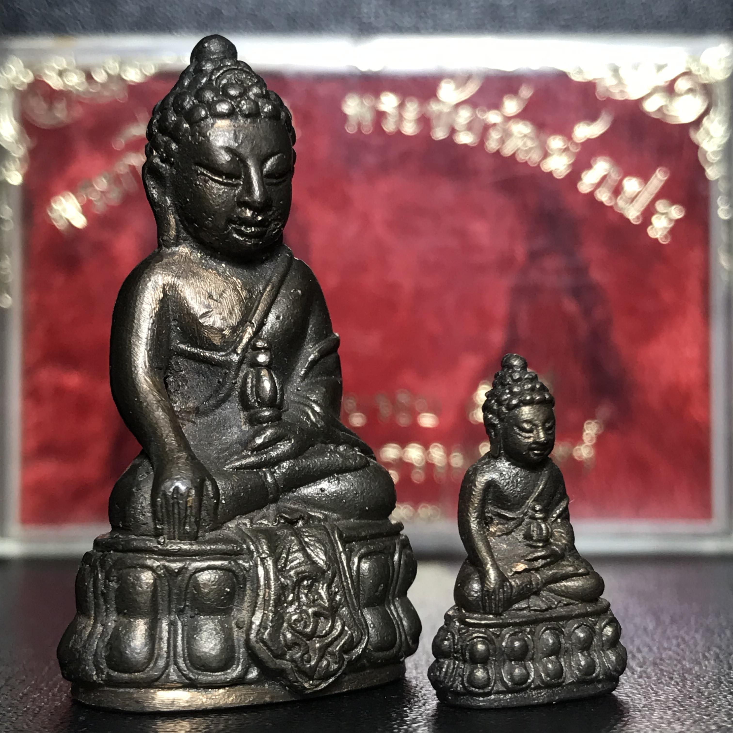 พระกริ่ง-พระชัยวัฒน์ ภปร. ธรรมศาสตร์ 50ปี เนื้อนวโลหะ ปี2527(ในหลวงรัชกาลที่9 เสด็จเททอง)(หายาก)(1ใน677ชุด)