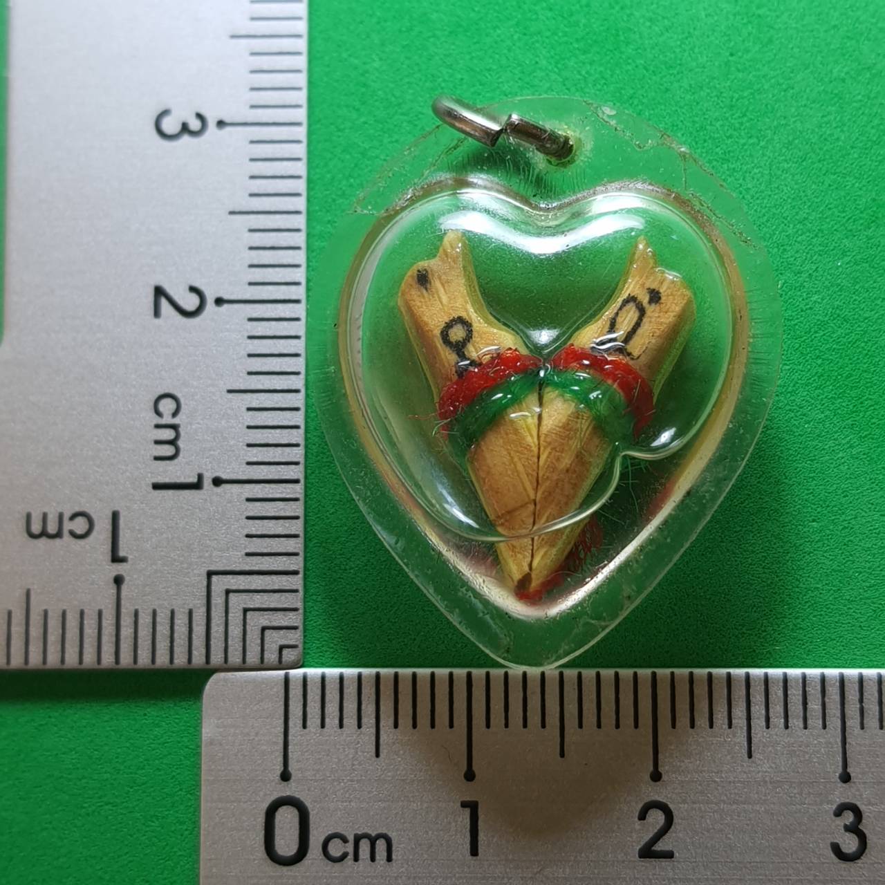 ของเสน่ห์ สาริกาแช่น้ำมันมนต์ สาริกาลิ้นทอง สาริกามหาเสน่ห์ สาริกาค้าขาย สาริกาไม้ สาริกามหาลาภ สาริกาให้โชค