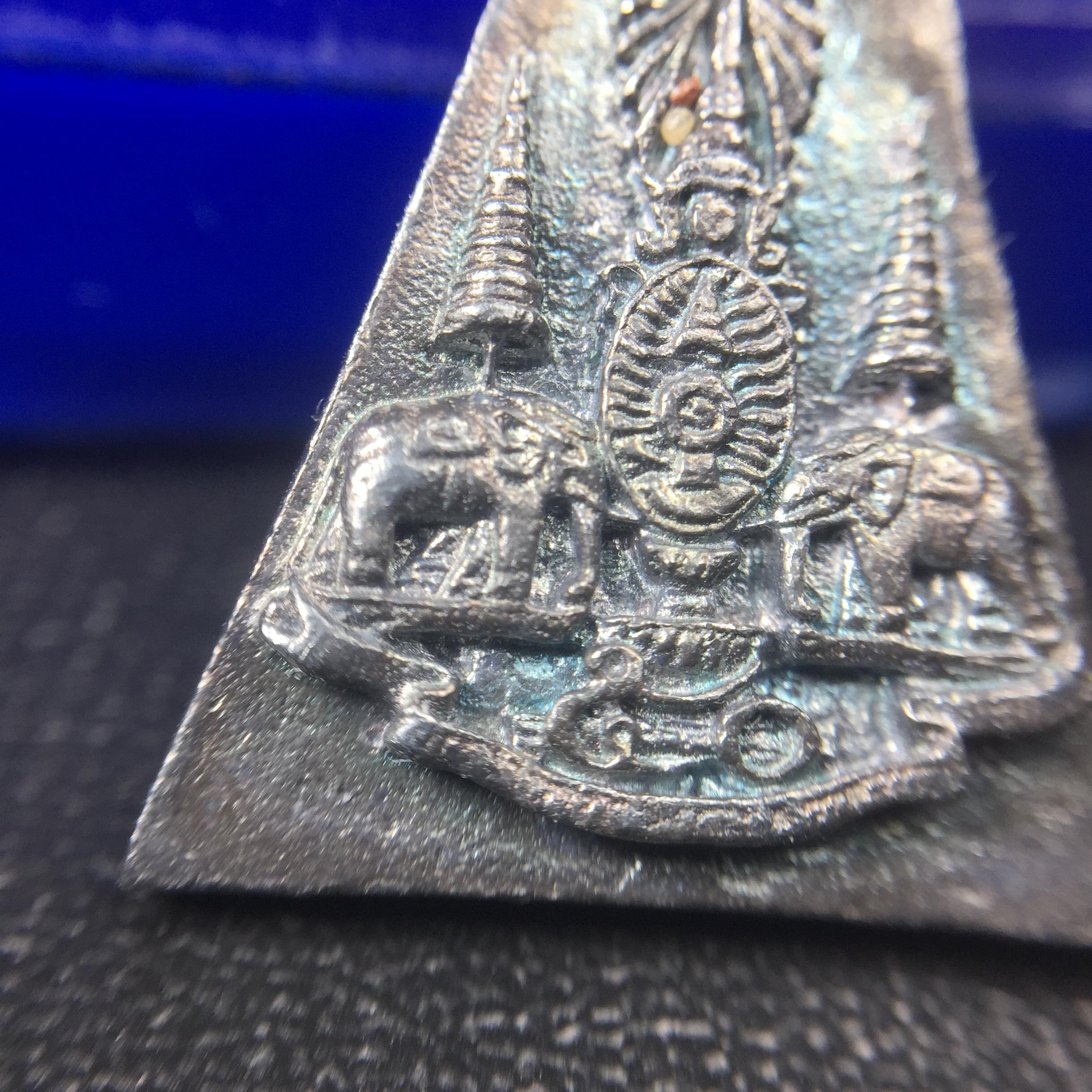 พระกำลังแผ่นดิน (สมเด็จจิตรลดา2) จัดสร้างเฉลิมพระเกียรติ ร.9 ครองราชย์ 50 ปี 2539 เนื้อเงิน+เนื้อนวโลหะ(สร้างน้อยหายาก)พร้อมกล่องบรรจุเดิม(1ใน2539องค์)