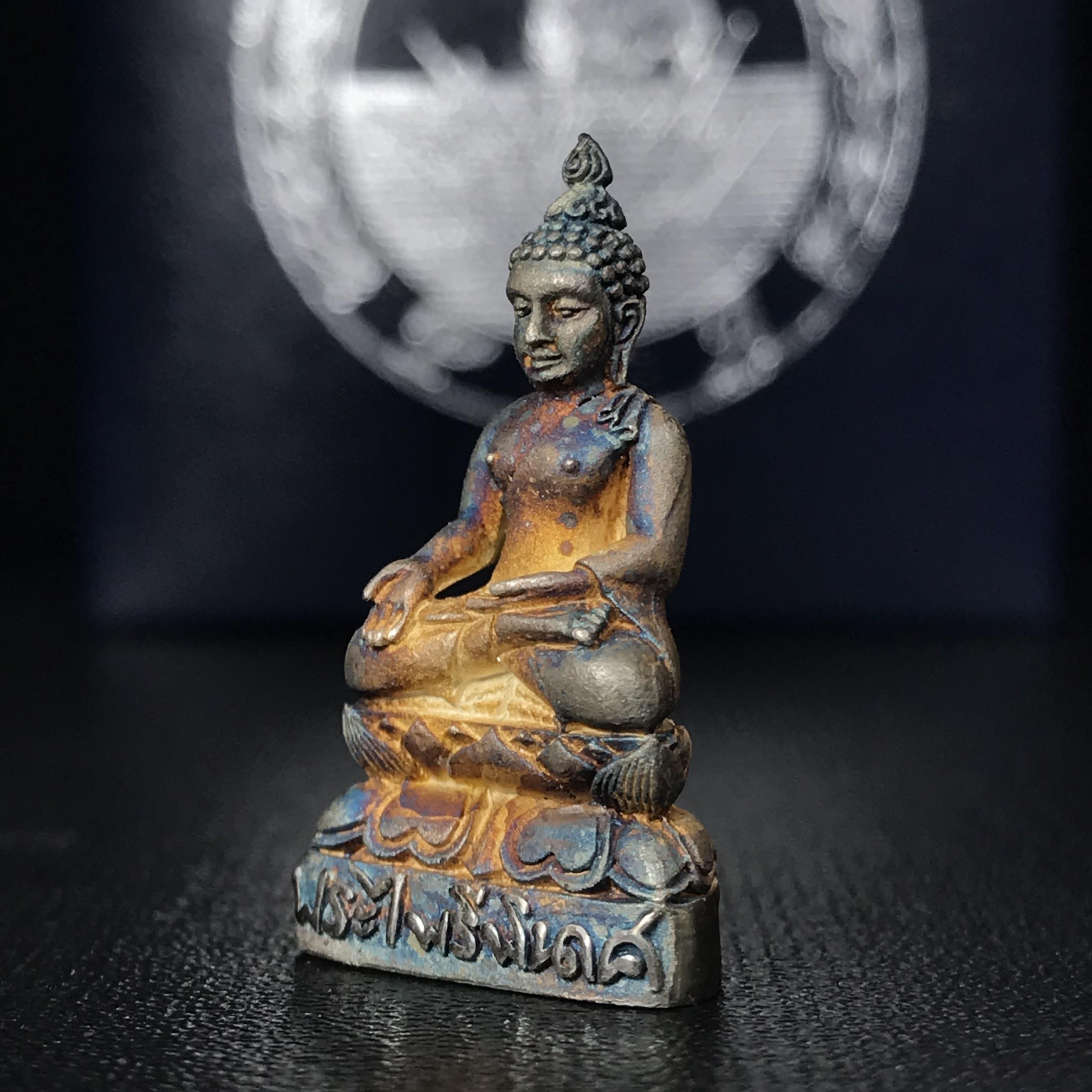 พระกริ่งไพรีพินาศ วัดบวรนิเวศวิหาร ปี2538 การไฟฟ้าส่วนภูมิภาคจัดสร้าง เนื้อเงิน(สภาพผิวเดิม ขึ้นสีรุ้งธรรมชาติ สวยแบบนิยม)พร้อมกล่องบรรจุเดิม หมายเลข 1389