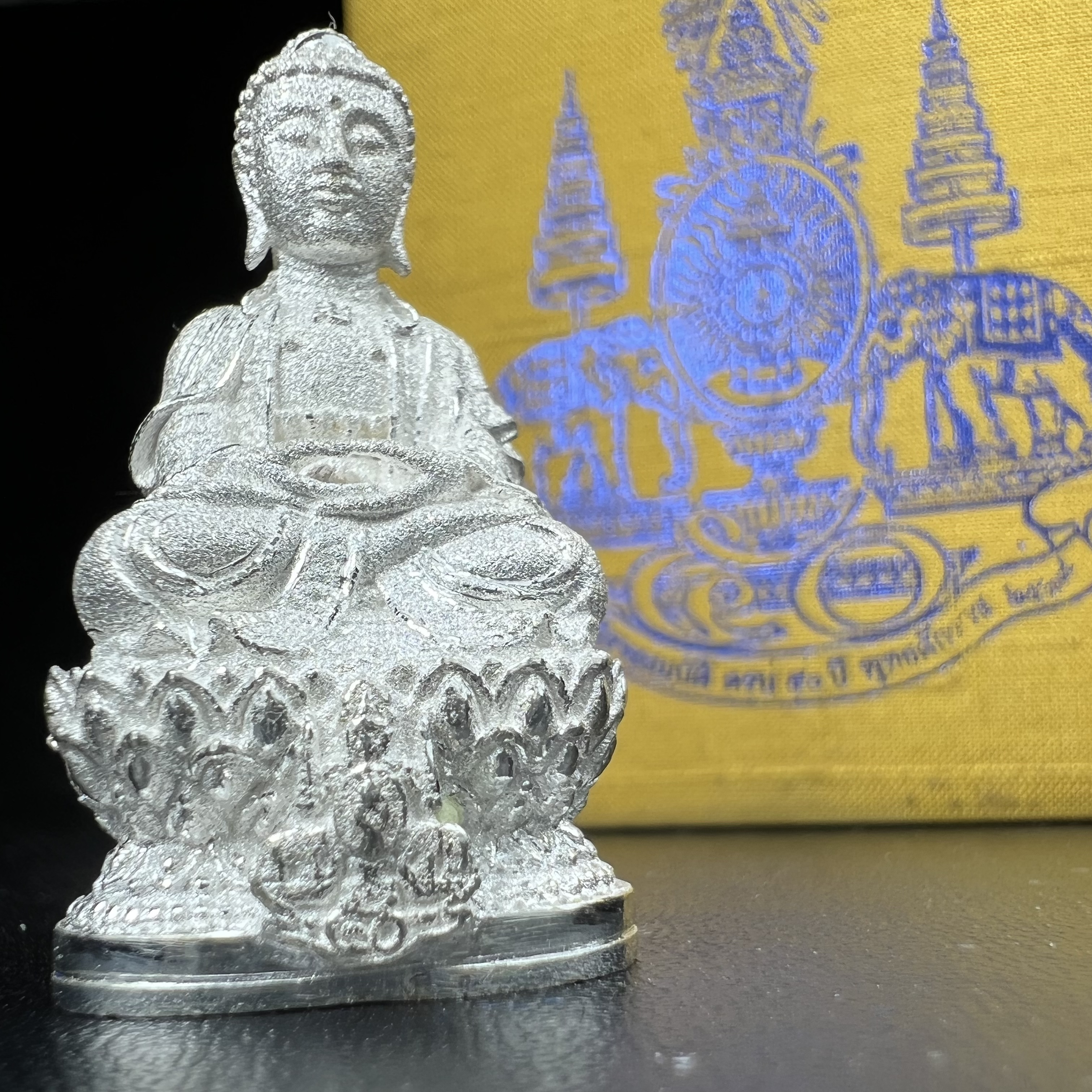 พระกริ่งจีน "ต้าเยิ่นถะ" (เนื้อเงิน) รุ่น กาญจนาภิเษก ครองราชย์ 50 ปี วัดบวรนิเวศวิหาร ปี2538 (คัดสภาพสวยเดิม พิธีใหญ่ พุทธศิลป์งดงาม)1 ใน 6001 องค์