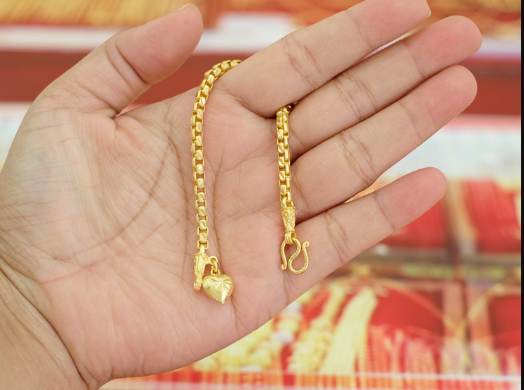 สร้อยข้อมือ เต๋ากลม 1 บาทรหัส 055