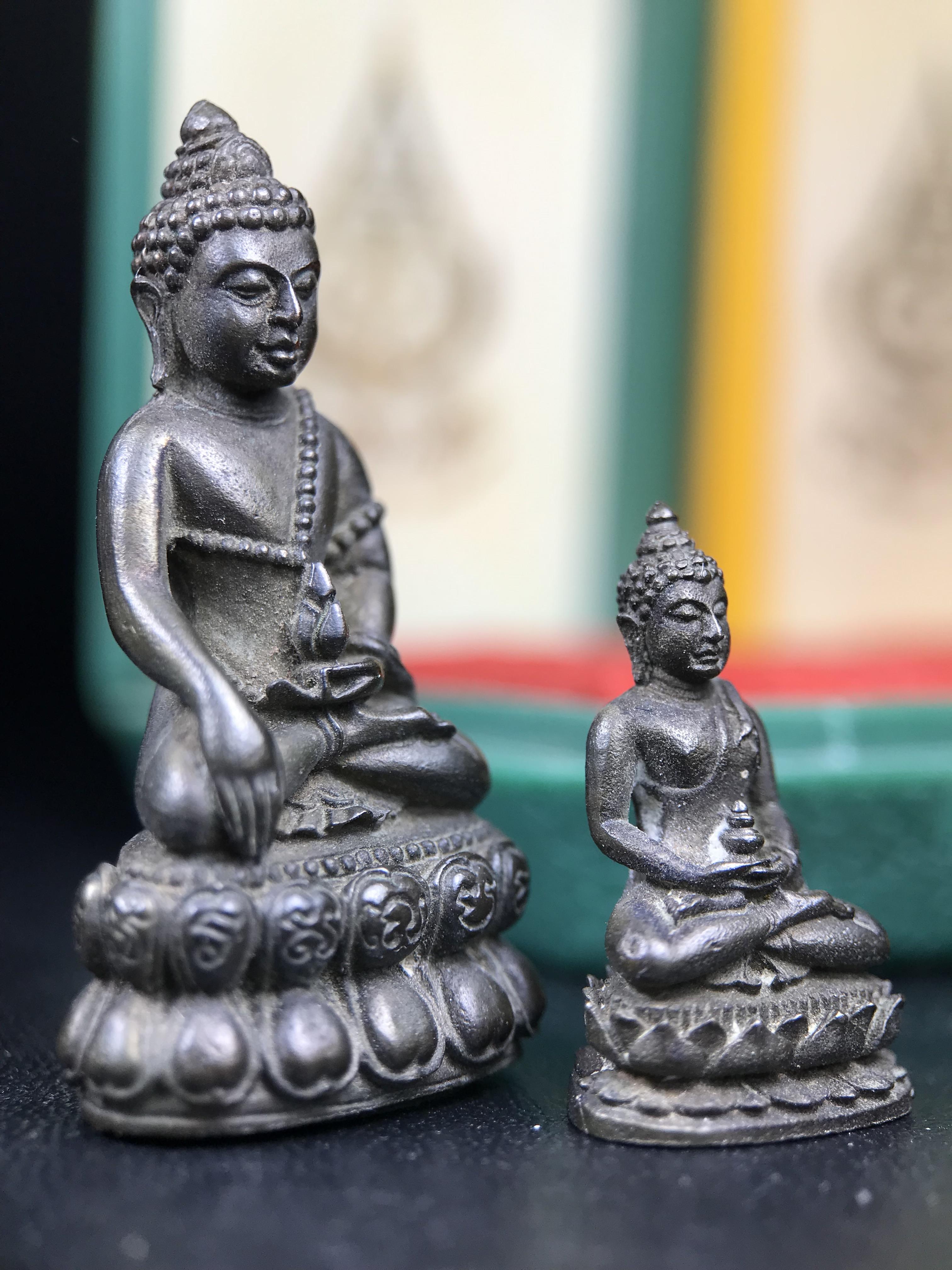 พระกริ่ง-พระชัยวัฒยน์วาสนาสมเด็จพระสังฆราช(วาสน์)วัดราชบพิธฯปี2531 เนื้อนวโลหะ สร้างเป็นที่ระลึกในคราวที่สมเด็จพระอริยวงศาคตญาณ สมเด็จพระสังฆราช(วาสน์ วาสโน)มีพระชนมายุครบ90พรรษา(ในหลวง ร.9 เสด็จในพิธี)งานแกะแม่พิมพ์โดย นายช่างเกษม มงคลเจริญ)(1ใน1991องค์)