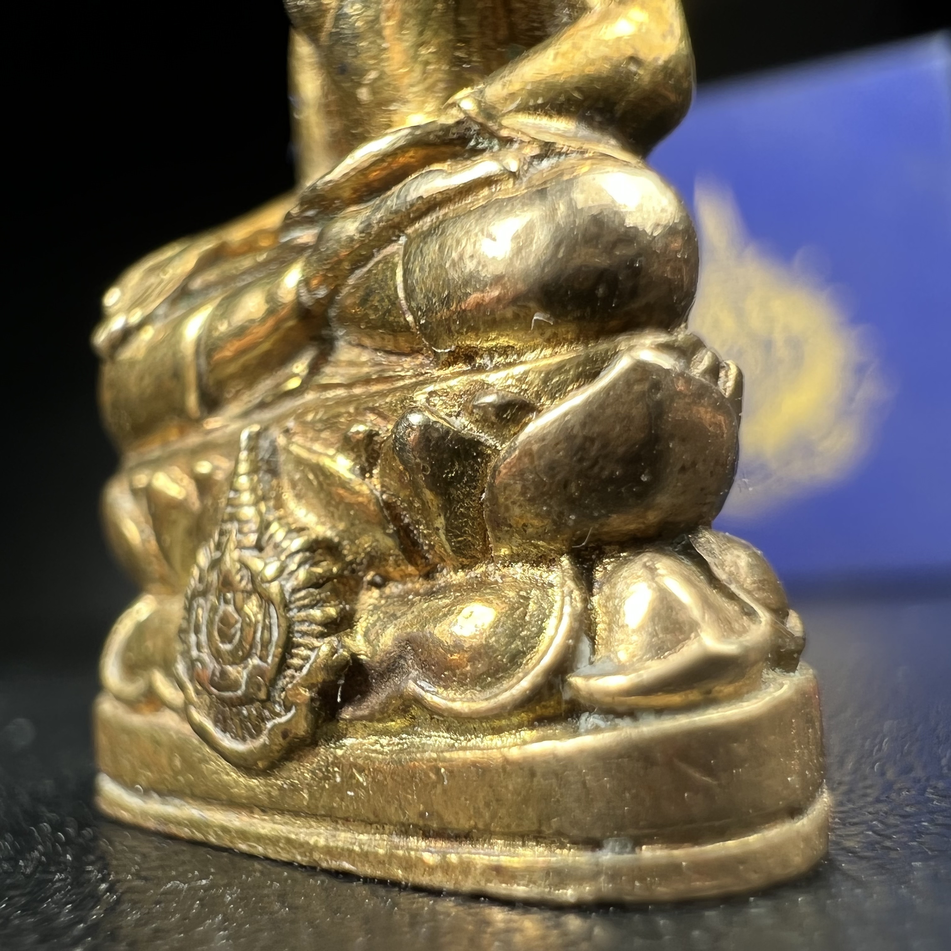 พระกริ่งไพรีพินาศ เฉลิมพระเกียรติ พระบาทสมเด็จพระเจ้าอยู่หัวรัชกาลที่9 พระชนมพรรษา 6 รอบ ปี2542เนื้อสัมฤทธิ์(บรรจุเหล็กไหล)ดีนอก-ดีใน