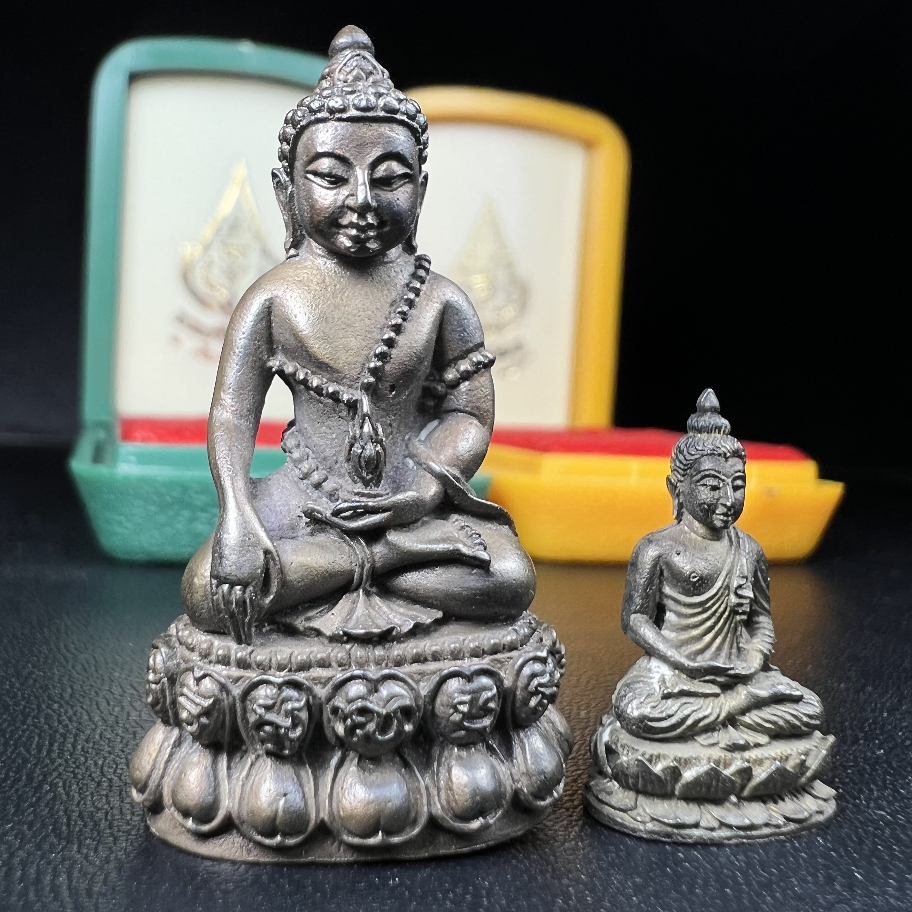 พระกริ่ง-พระชัยวัฒยน์วาสนาสมเด็จพระสังฆราช(วาสน์)วัดราชบพิธฯปี2531 เนื้อนวโลหะ สร้างเป็นที่ระลึกในคราวที่สมเด็จพระอริยวงศาคตญาณ สมเด็จพระสังฆราช(วาสน์ วาสโน)มีพระชนมายุครบ90พรรษา(ในหลวง ร.9 เสด็จในพิธี)งานแกะแม่พิมพ์โดย นายช่างเกษม มงคลเจริญ)(1ใน1991องค์)