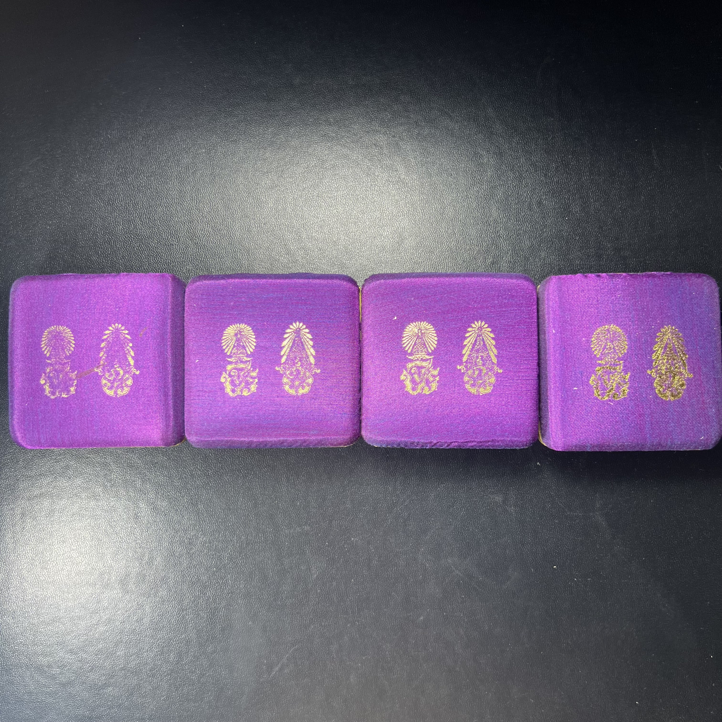 พระกริ่งพระพุทธนรสีห์ จปร.+ภปร. ครบรอบ 100 ปี ธนาคารไทยพาณิชย์ เนื้อนวโลหะ ปี 2550 สมเด็จพระเทพรัตนราชสุดาฯ เสด็จเป็นองค์ประธานในพิธีเททอง(พุทธศิลป์งดงาม)ด้านหน้าฐานประดับด้วยตราสัญลักษณ์พระปรมาภิไธยย่อ "จปร" และ "ภปร" เคียงคู่กันเป็นค