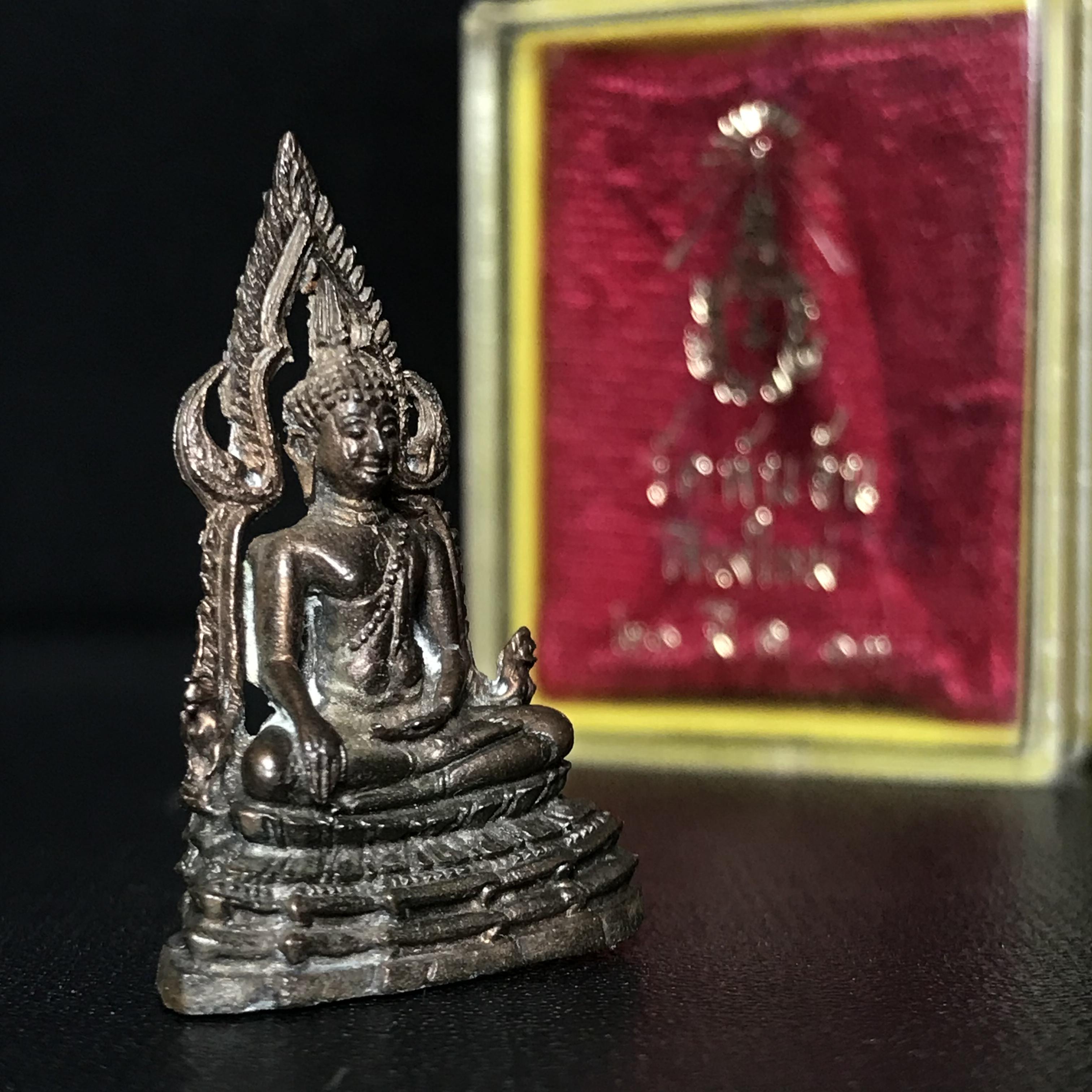 พระพุทธชินราช วัดพันอ้น จ.เชียงใหม่ ปี 2513 เนื้อนวโลหะ สภาพสวยจัดกล่องครบ(1ใน2513องค์)(พระดี ปีลึก พิธีใหญ่)