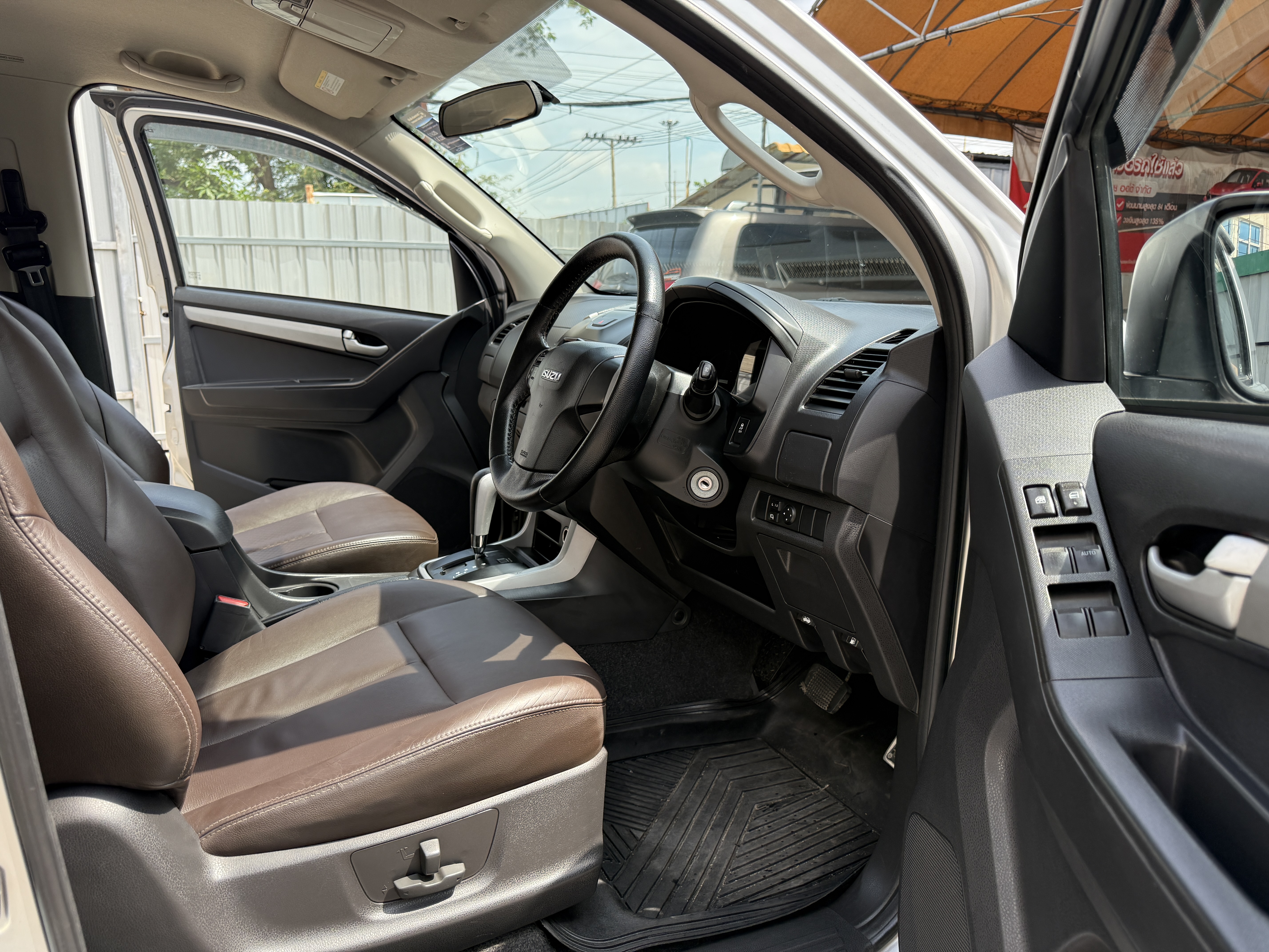 Isuzu Dmax All New 4ประตู Hilander 3.0 Vgs Z Prestige Navi At 2012 เงิน