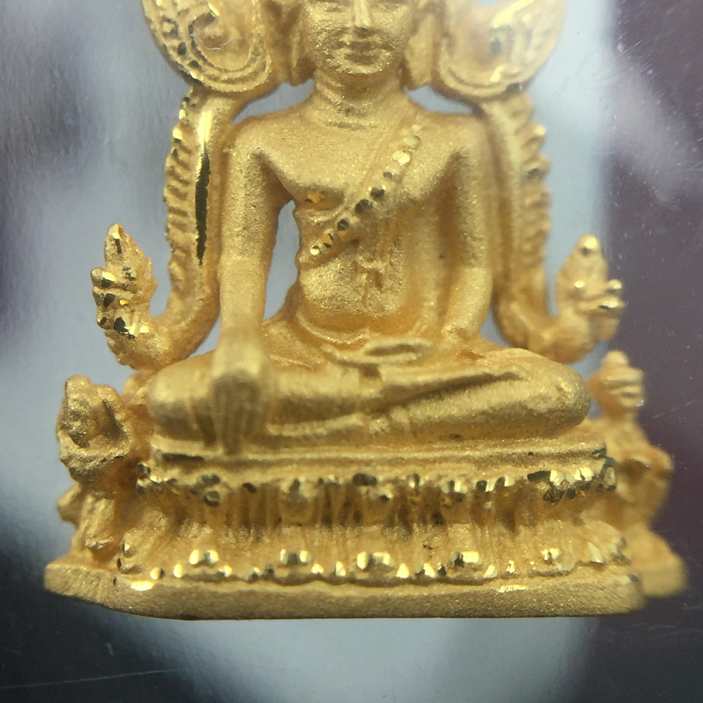 พระพุทธชินราช รุ่น ประวัติศาสตร์ มูลนิธิเพื่อตำรวจไทยจัดสร้าง ปี 2562 เนื้อทองคำขัดเงา พิมพ์ลอยองค์จิ๋ว(ขนาดสูง 1.5 ซม.) (สภาพ สวย ซีนซองเดิม กล่องบรรจุเดิมครบสมบูรณ์)