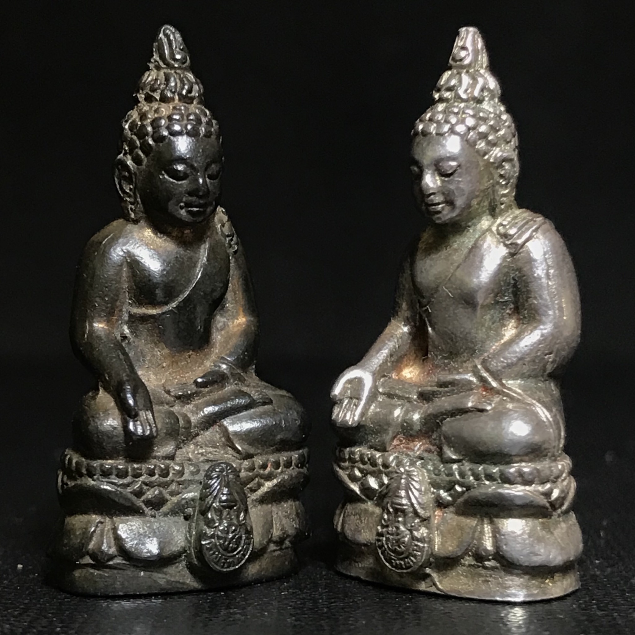 พระกริ่งไพรีพินาศรุ่น ภปร. ราชวิทยาลัย ปี2535 เนื้อนวโลหะอุดก้นทองคำ+เนื้อเงินอุดก้นทองคำ(แยกจากชุดทองคำหายาก)