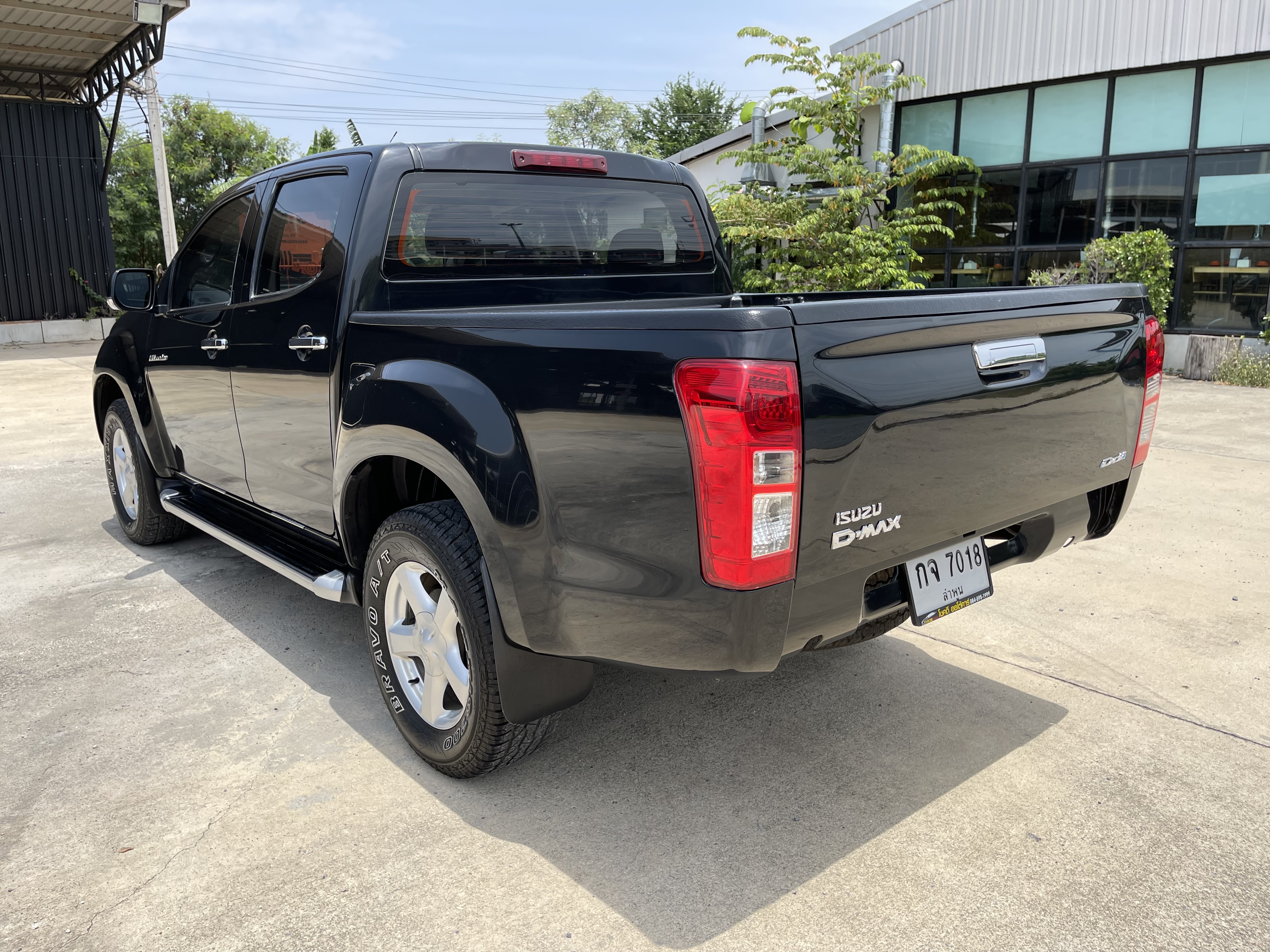Isuzu Dmax All New 4ประตู Hilander 1.9 L 2017 ดำ
