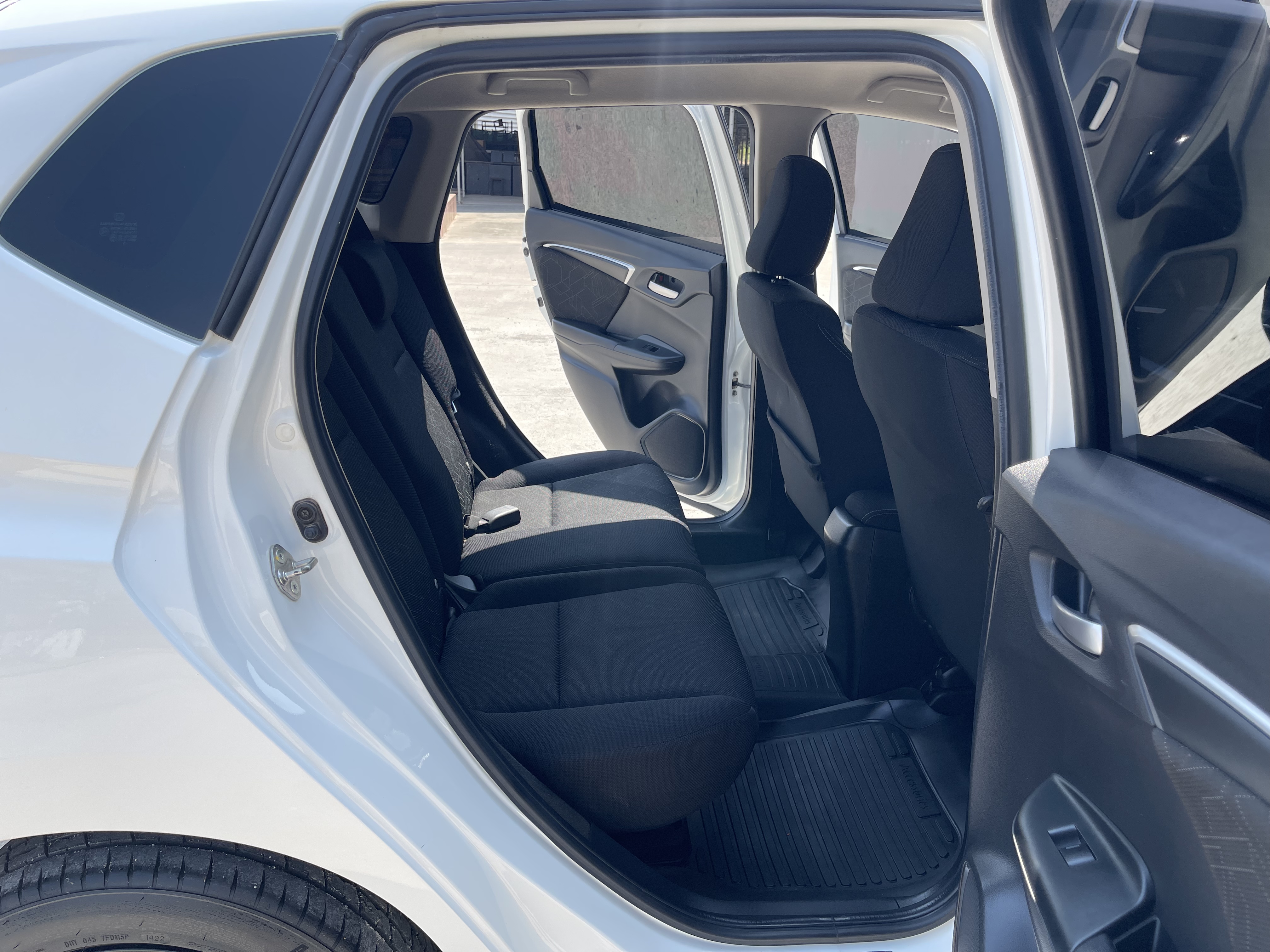 Honda Jazz 1.5 SV At 2016 ขาว