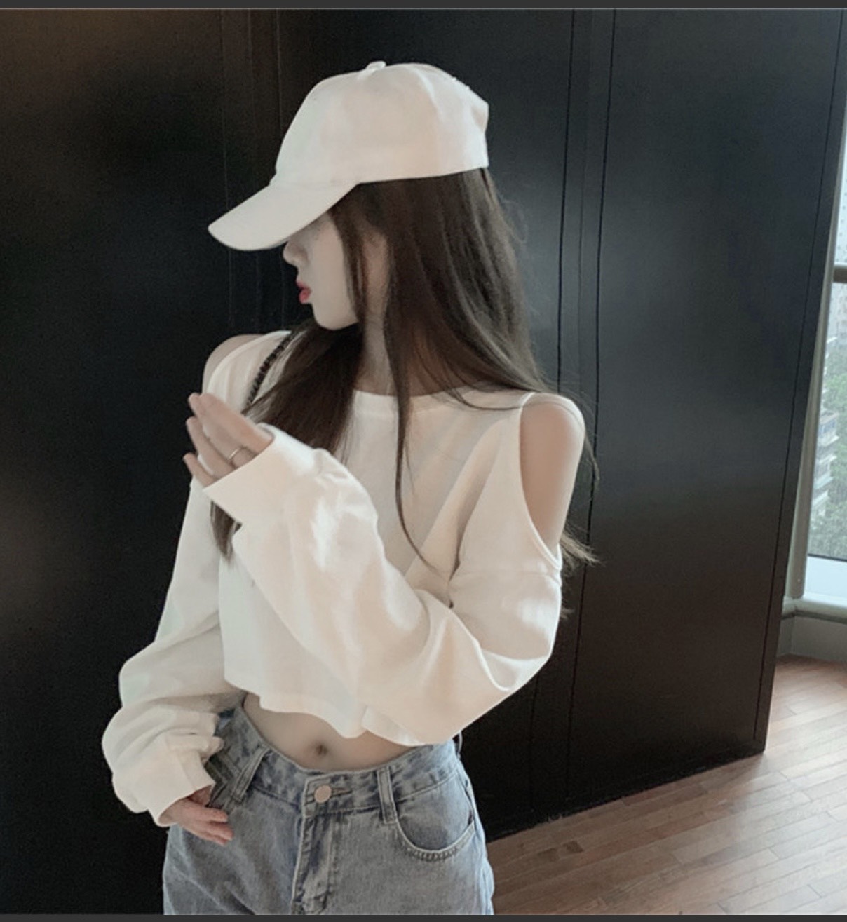 ไหล่เว้าสเวตเตอร์