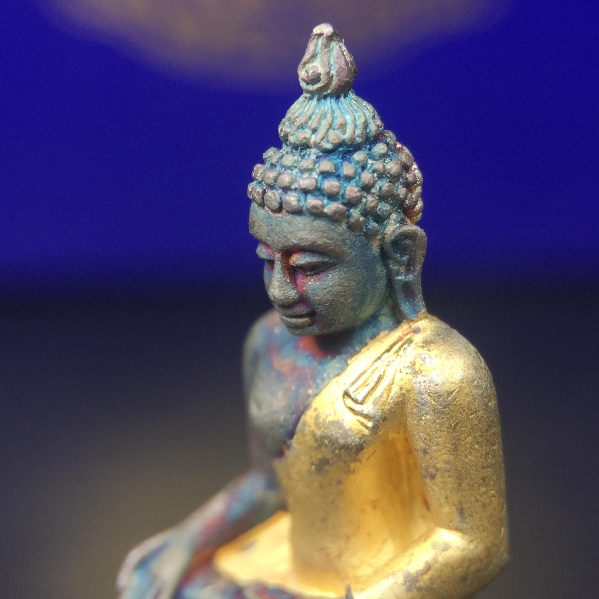 พระกริ่งไพรีพินาศ ครองสิริราชสมบัติครบ 50 ปี พ.ศ.2540 เนื้อเงินสามกษัตริย์ ผิวเดิมๆขึ้นสีรุ้งธรรมชาติแบบนิยม(สเน่ห์พระเนื้อเงินสีสันที่ธรรมชาติสรรค์สร้าง)พร้อมกล่องบรรจุเดิมครบ(เข้มขลังทรงอานุภาพยิ่งใหญ่ กำราบศัตรูพ่ายสิ้น พระไพรีพินาศ)(หายาก)1ใน539 องค์