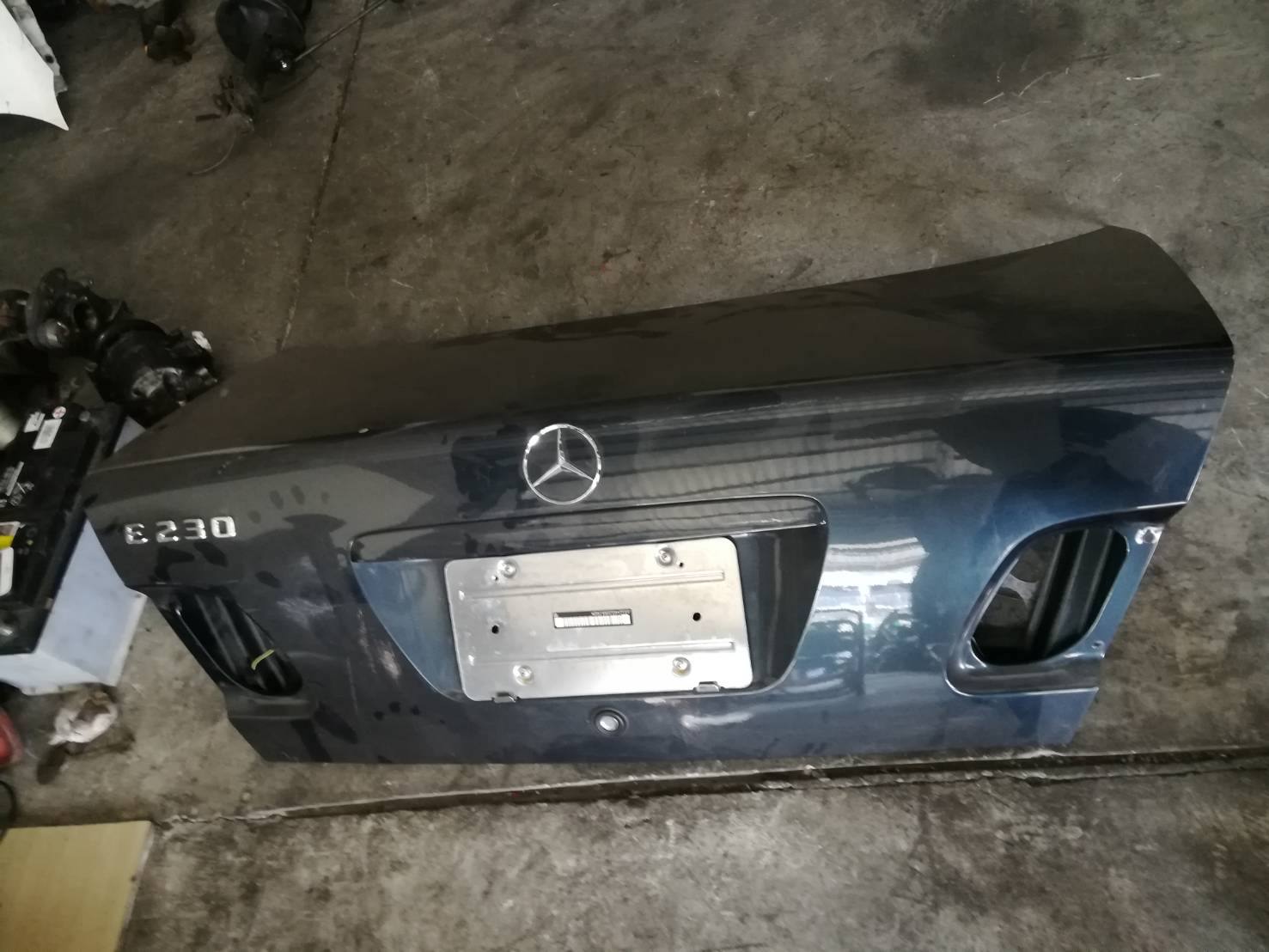 ฝากระโปรงท้ายBENZ W210