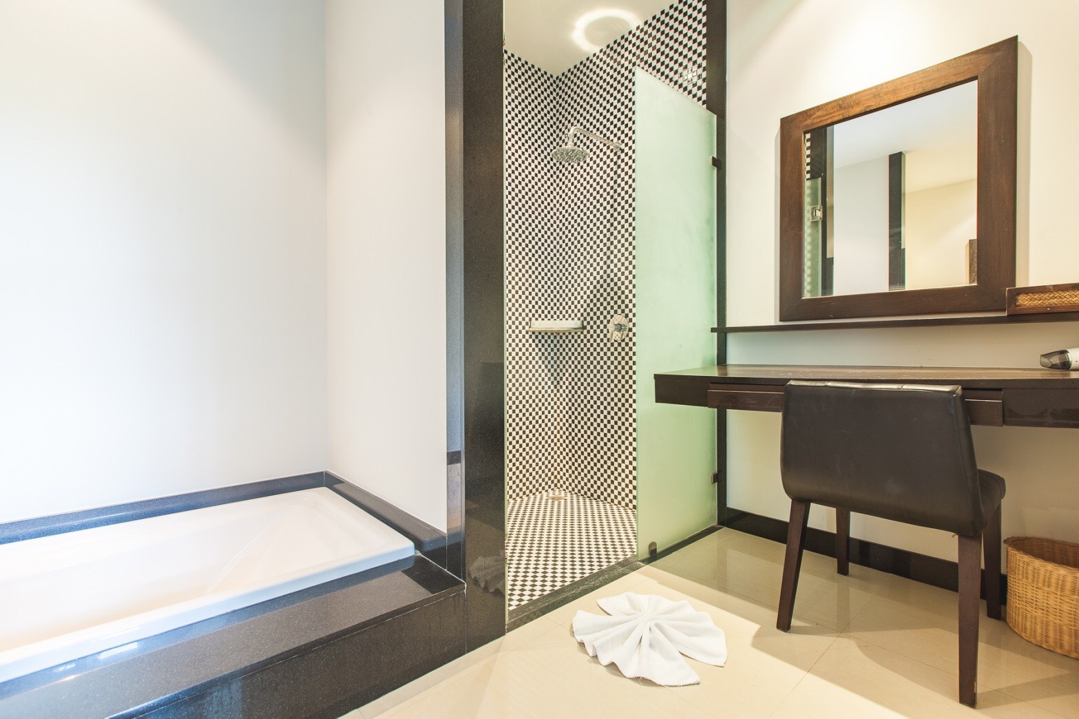 For Sales/Rent : Tropical 2 bed room pool villa Rawai beach Phuket