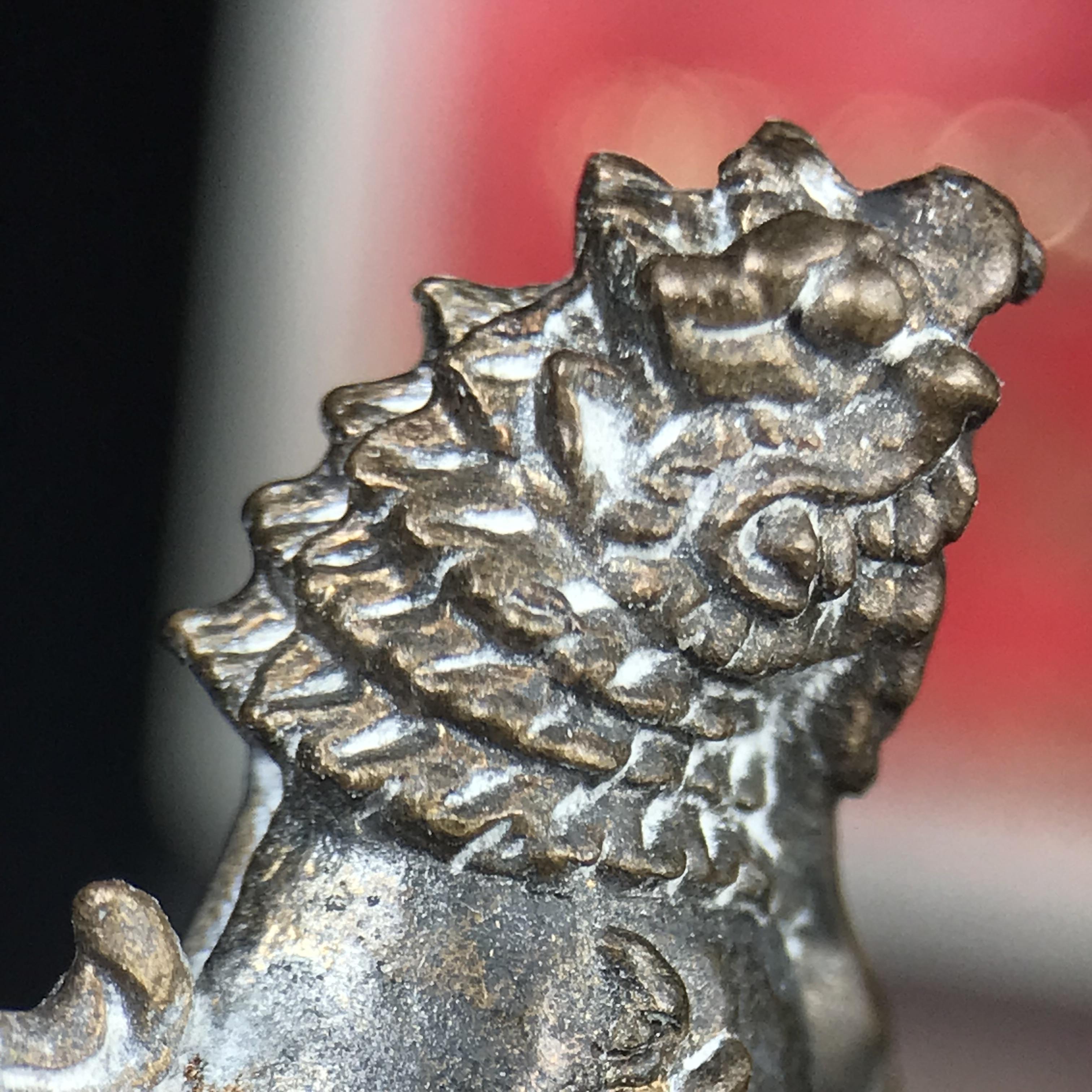 สิงห์เจ้าพ่อดำ วัดบุพพาราม จ.เชียงใหม่ ปี 2518 เนื้อนวโลหะ(ตอก 2 โค๊ต)หายาก(สภาพผิวเดิมสวยเดิมกล่องครบ) สิงห์รุ่นนี้มีพิธีดีมีเกจิอาจารย์ที่ร่วมปลุกเสกมากมาย****เครื่องราง ที่พระบาทสมเด็จพระเจ้าอยุ่รัชกาลที่ ๙ ทรงเสด็จฯประกอบพิธีด้วยพระองค์เอง