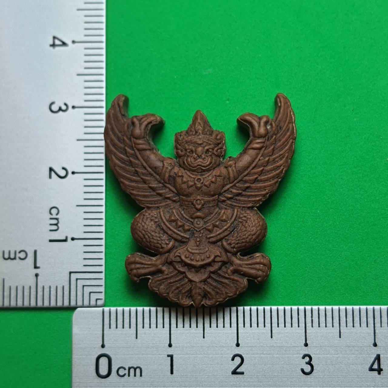 พระเครื่อง พญาครุฑห้อยคอ เลี่ยมกรอบ รุ่น รุ่งเรือง อำนาจ บารมี สีน้ำตาล ครุฑ จี้พญาครุฑ ครุฑบูชา