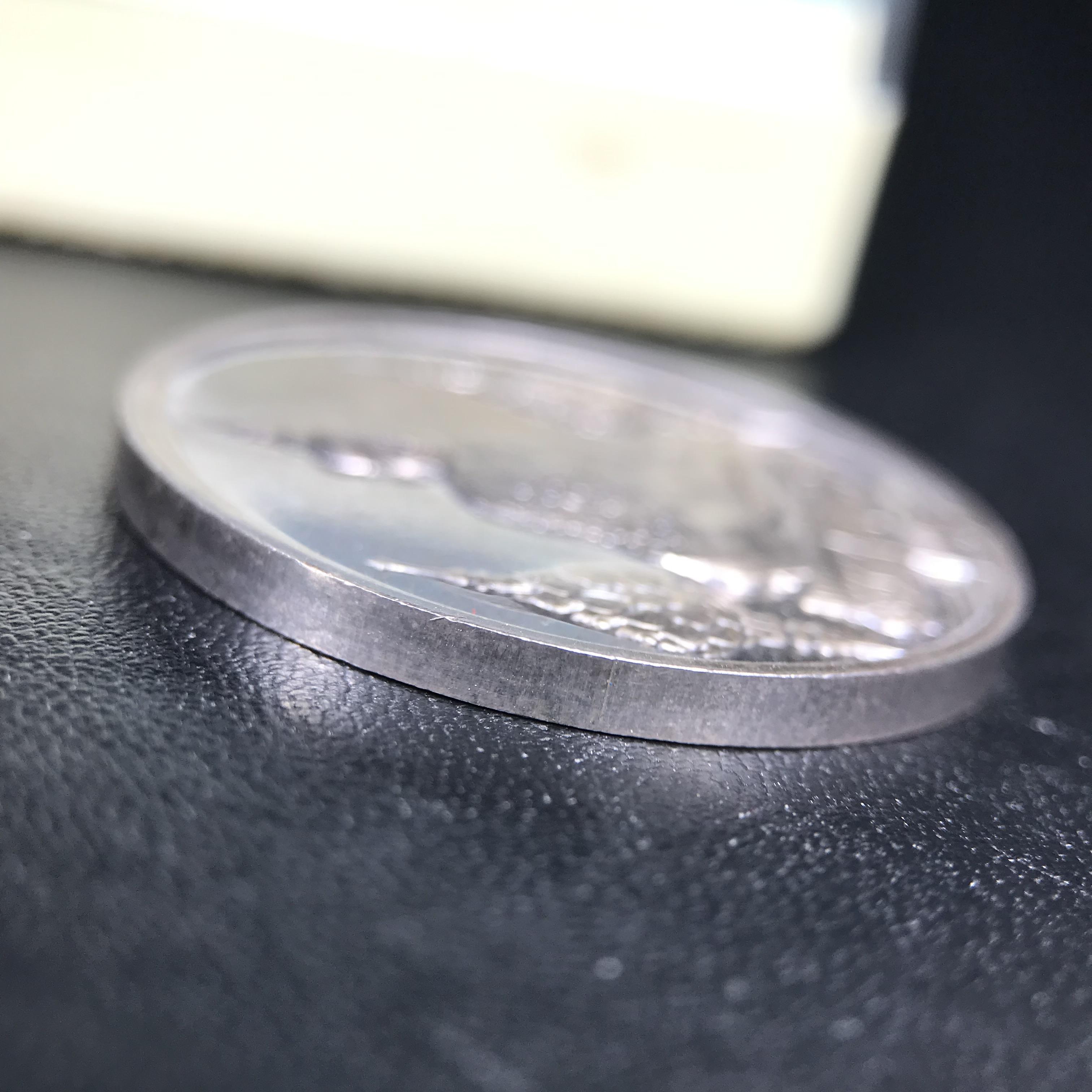 เหรียญพระแก้วมรกตหลัง ภปร. ฉลองกรุงรัตนโกสินทร์ครบ 200 ปี พ.ศ.2525 เนื้อเงิน(ผิวเดิมสวย)กล่องบรรจุเดิมครบ 3พิมพ์ ร้อน ฝน หนาว(บล็อกแรกไม่มีพระราชศรัธานิยม)(ในหลวงรัชกาลที่9 เสด็จในพิธี)พระคู่บ้านคู่เมือง...พระดี...พิธีใหญ่(บล็อกแรกครบชุด ผิวเดิม หายาก)