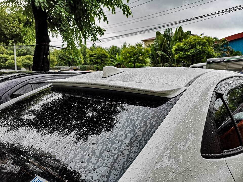 Toyota Yaris ATIV hatchback and sedan bodykits by Amotriz