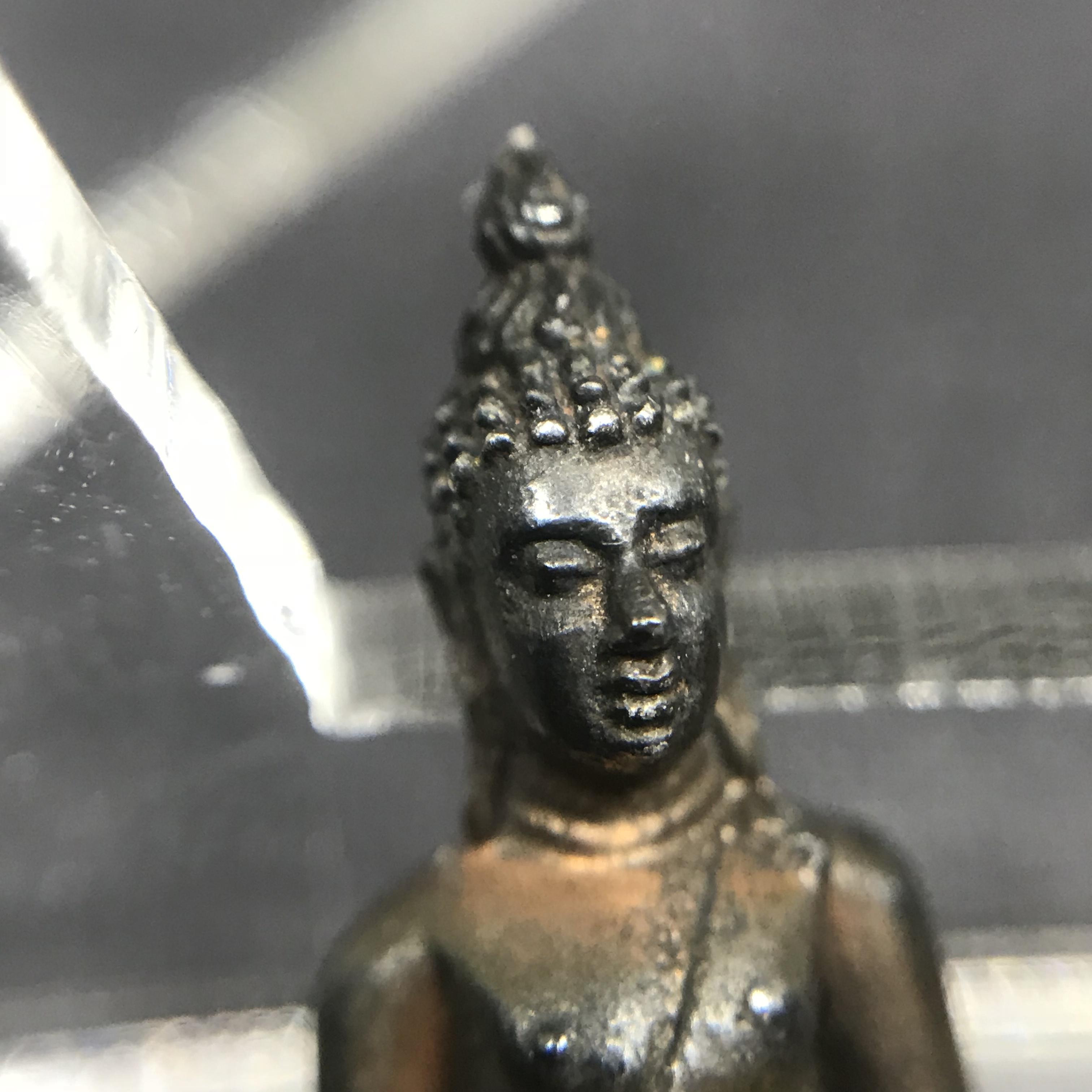 พระกริ่งไพรีพินาศ(รุ่นแรก สมเด็จพระญาณสังวร) วัดเพชรวราราม รุ่นเขาค้อ เนื้อนวโลหะ ตอกโ ค้ต ปี2520 จ.เพชรบูรณ์(1ใน2309 องค์)