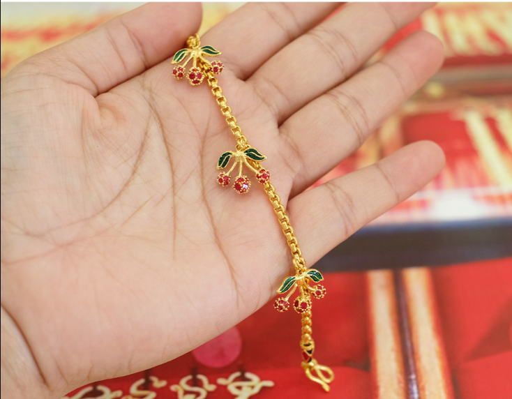 สร้อยข้อมือลงยาเชอรี่ 1 บาท รหัส 427