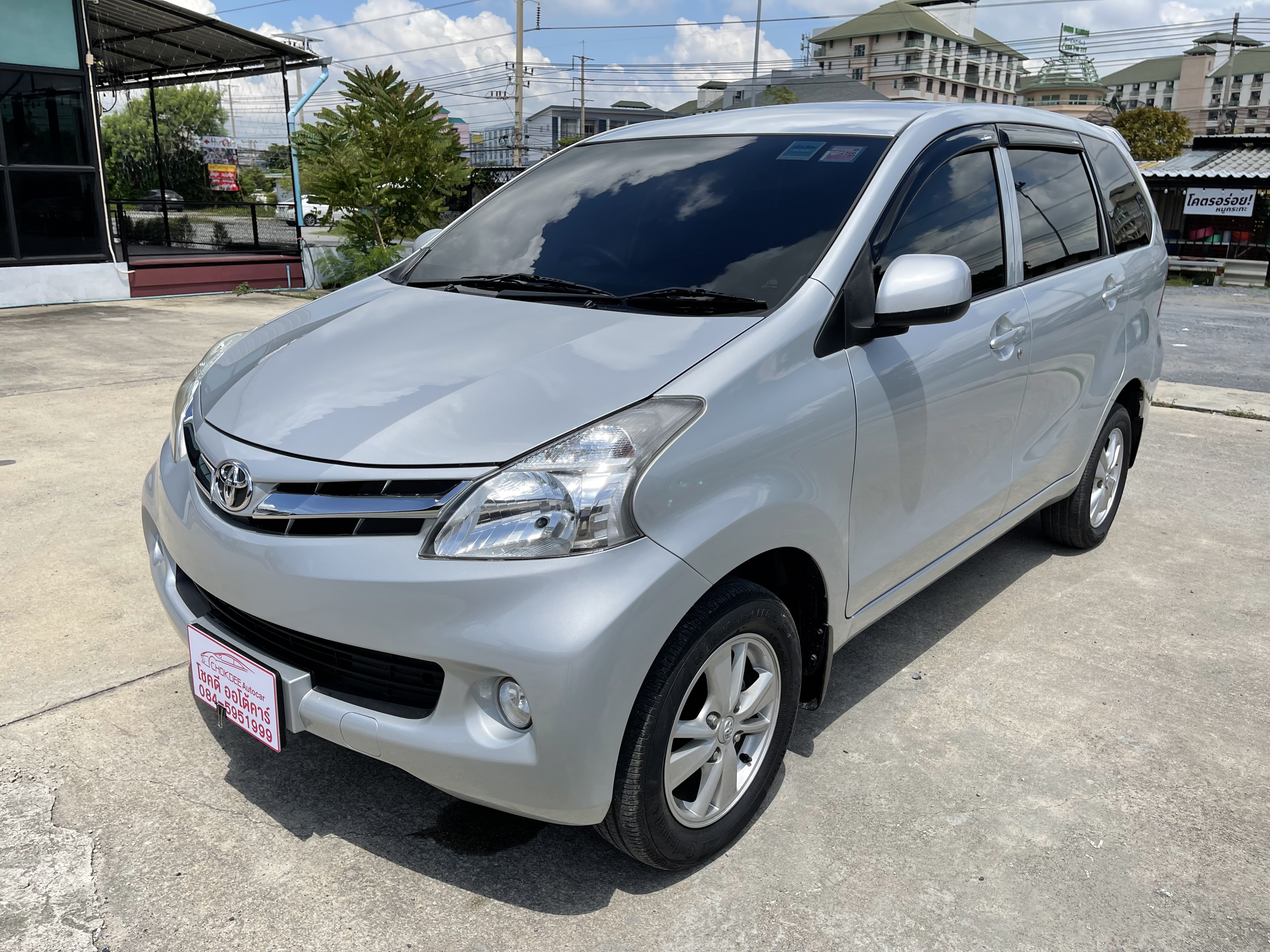 Toyota Avanza 1.5 G At 2015 เงิน