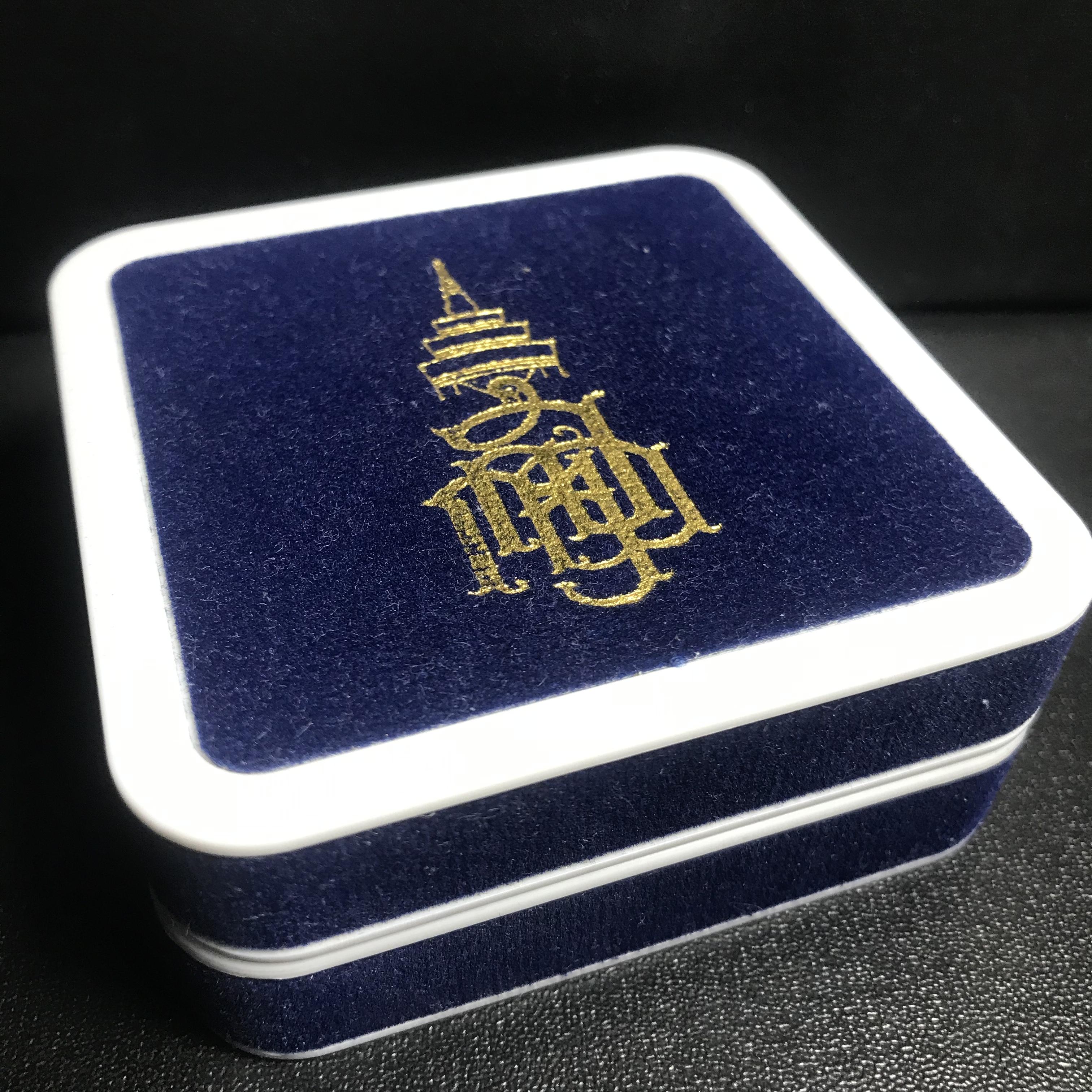 พระกริ่งคชวัตร รุ่น2(ฉลองพระชนมายุ 100 พรรษา)สมเด็จพระญาณสังวร สมเด็จพระสังฆราช วัดบวรนิเวศวิหาร ปี2556 เนื้อทองเหลือง (1ใน3999องค์) (บรรจุเส้นพระเกศา)