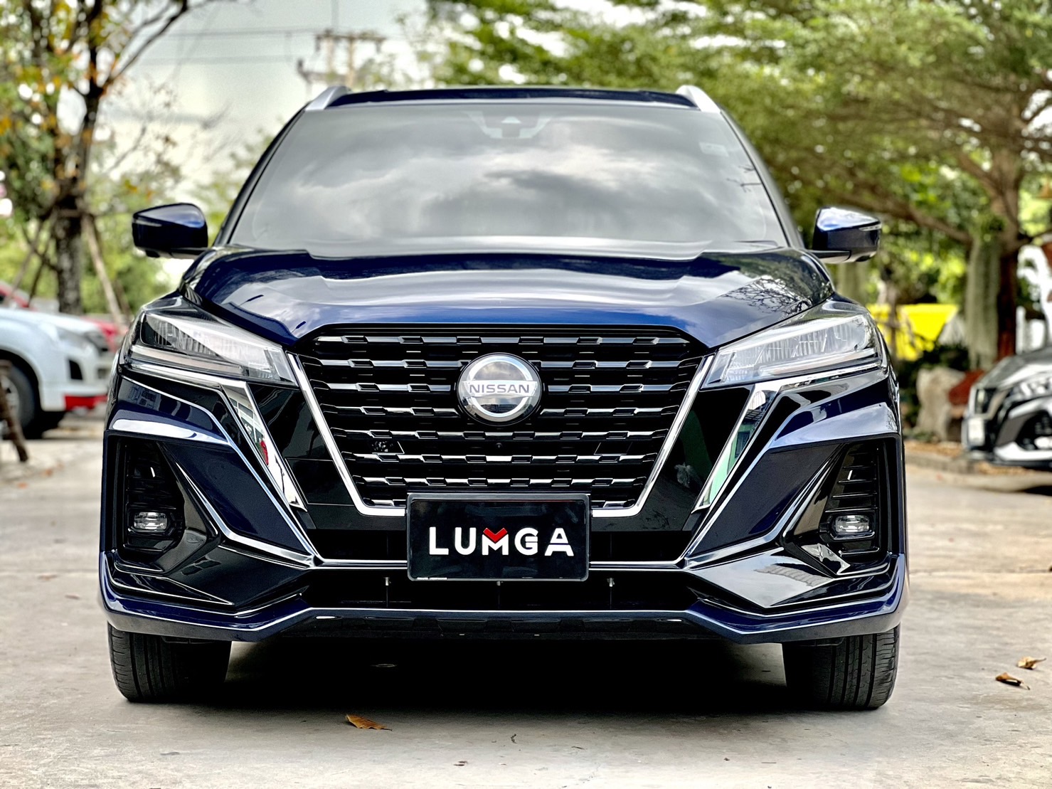 ชุดแต่งสเกิร์ตรอบคัน Nissan Kick by Lumga bodykits (ลัมกา)
