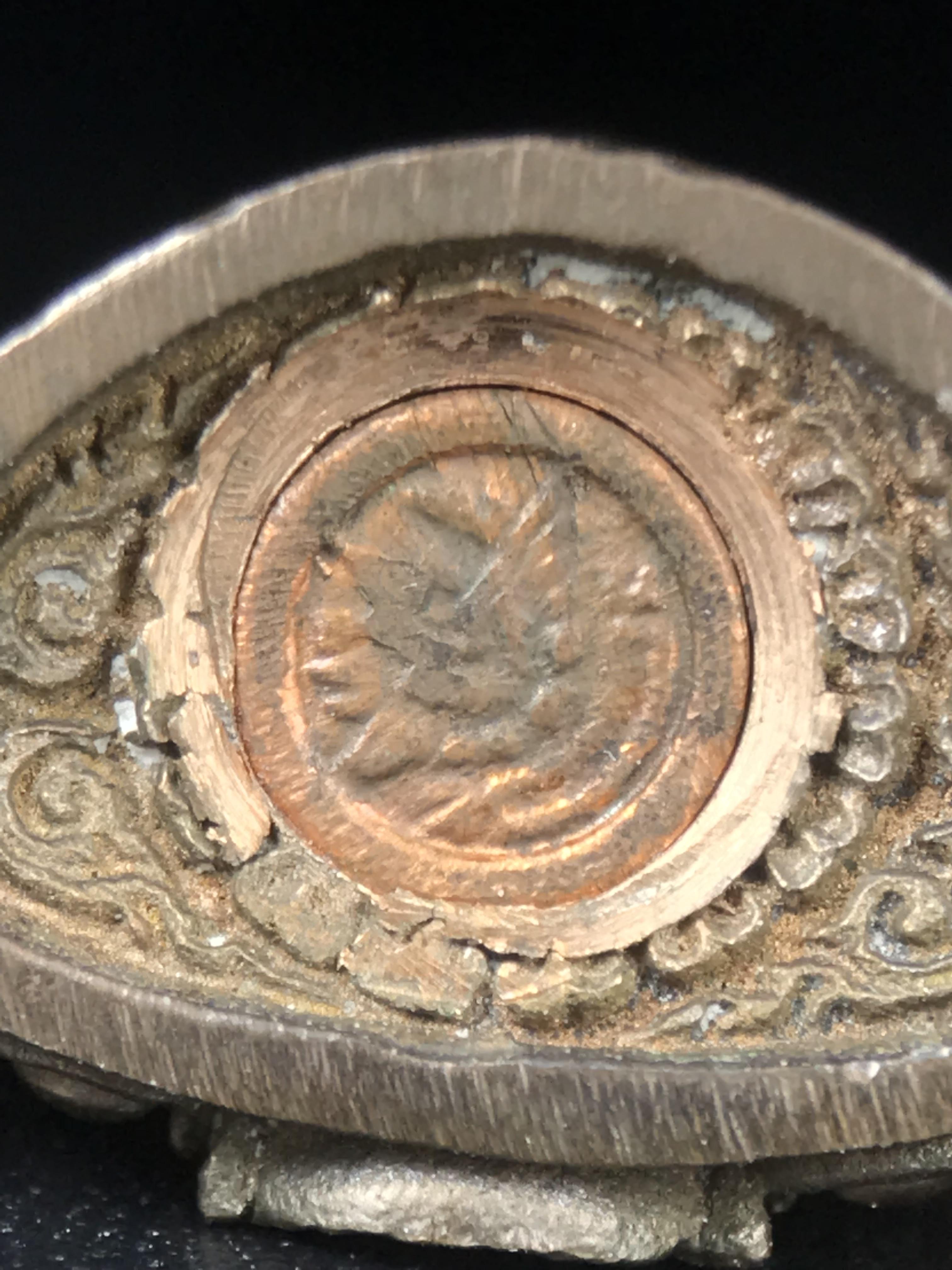 พระกริ่งศิรากาศ ภปร.(พระกริ่งคุ้มเกล้า)วัตถุมงคล"คุ้มเกล้าฯ" มูลนิธิ “คุ้มเกล้า” ในพระบรมราชูปถัมภ์ จัดสร้าง โรงพยาบาลภูมิพล เนื้อนวโลหะ(พิมพ์หน้าไทย)(ในหลวงรัชกาลที่9เสด็จเททอง)(พิธีใหญ่)(นิยม)