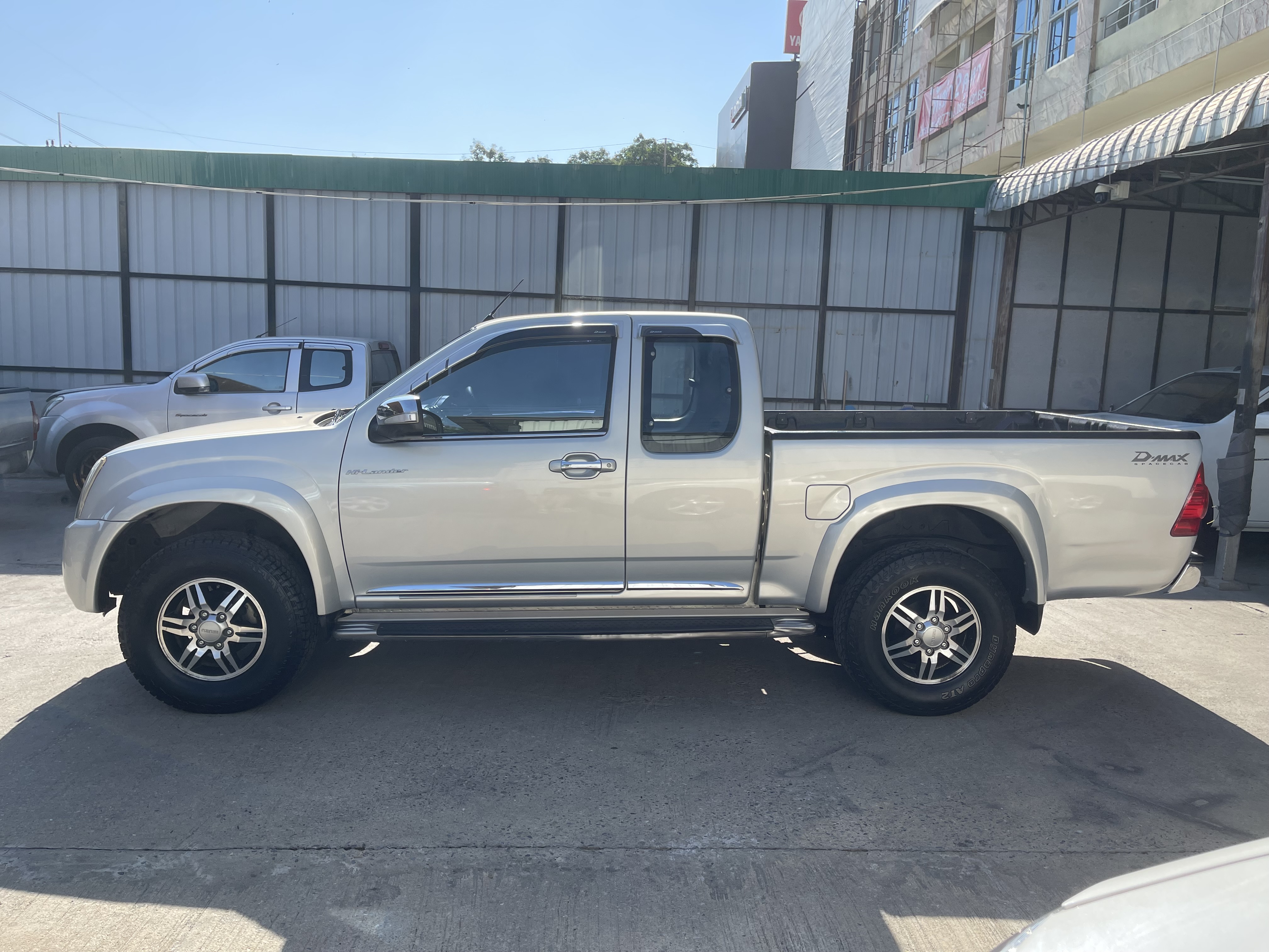 Isuzu Dmax Cab Hilander 2.5 Abs 2011 เงิน