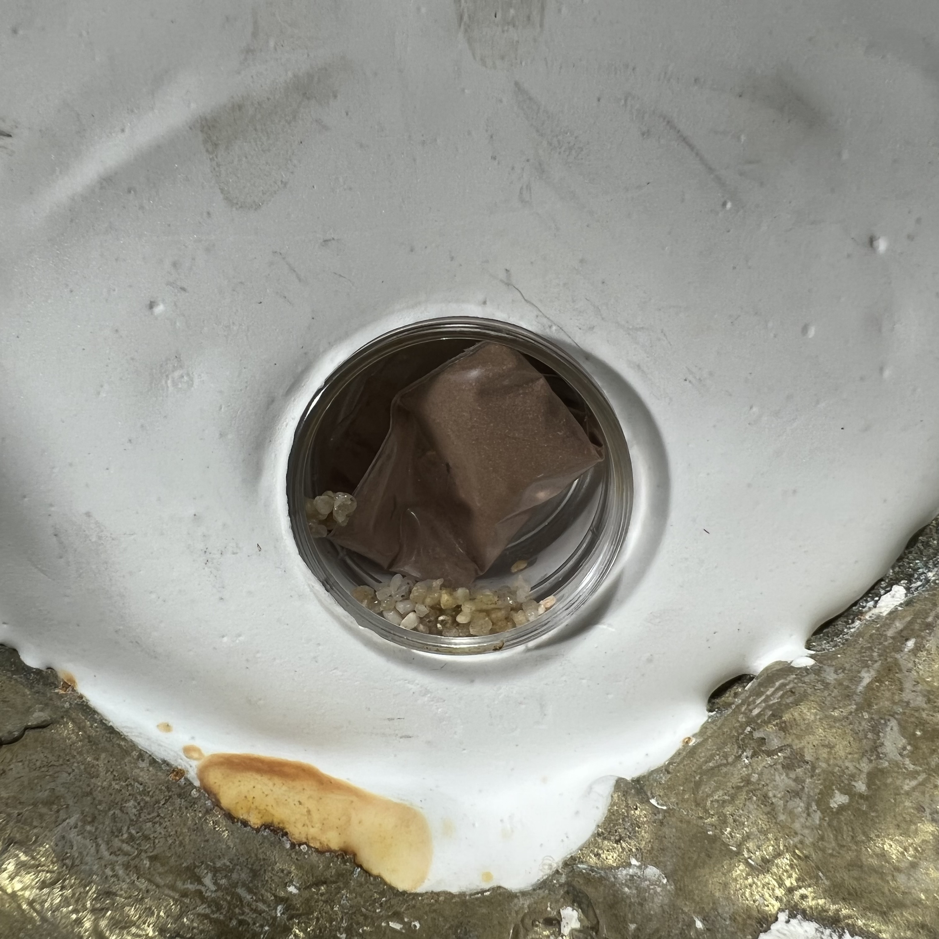 พระพุทธสิทธัตถศาสดา 100 ปี กรมบัญชีกลาง พ.ศ.2533(รุ่นแรก) เนื้อโลหะสำริด รมมันปู หน้าตัก 5.9 นิ้ว (พิธีใหญ่ ศิลป์สวย หายาก)(พระราชทานเม็ดพระธาตุ บรรจุมวลสารใต้ฐานองค์พระ)องค์หมายเลข 63(ผลรวมได้ 9 เลขมหามงคลเจริญก้าวหน้าในทุกด้าน)