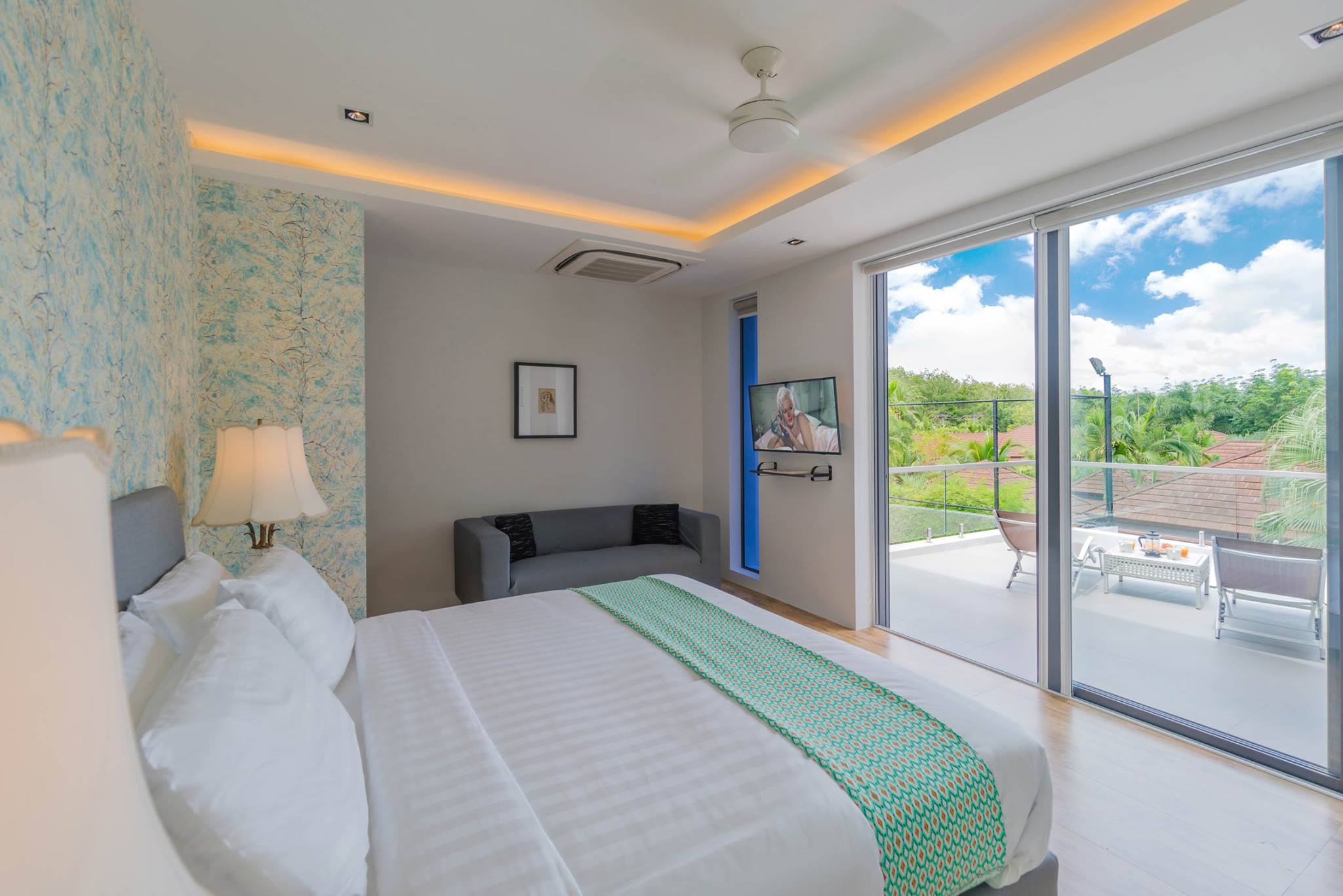 For Sale : BangTao Private Luxury Pool Villa, 10 bedrooms 10 Bathrooms