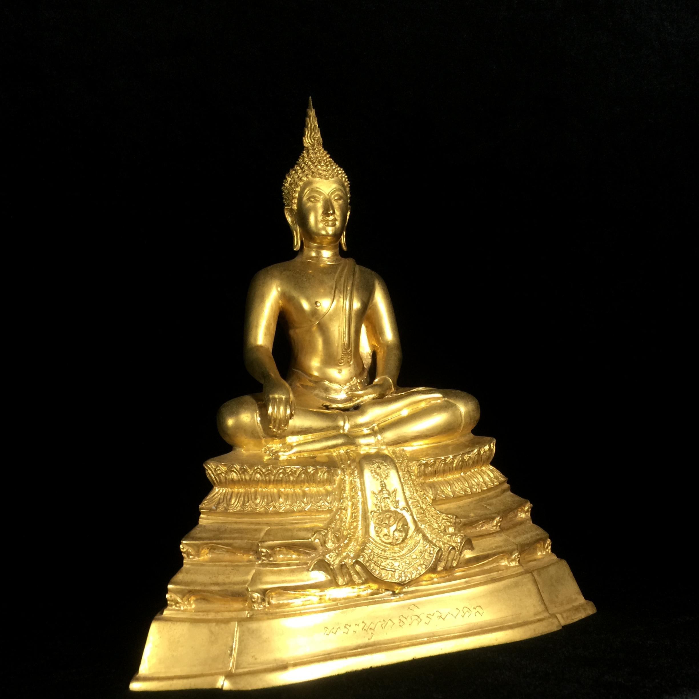 พระบูชาพระพุทธศิรมงคล ภปร. วัตถุมงคลคุ้มเกล้าปี2524 ของมูลนิธิคุ้มเกล้า โรงพยาบาลภูมิพลจัดสร้าง ขนาดหน้าตัก5นิ้ว(ในหลวงรัชกาลที่9 ทรงจุดไฟพระฤกษ์และเททอง พิธีใหญ่)ยอดนิยมหายาก