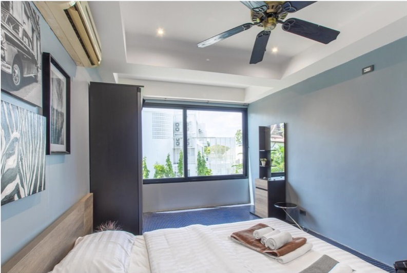 For Rent : Patong Seaview 1 bed room condominium 60 Sqm. Thai freehold.