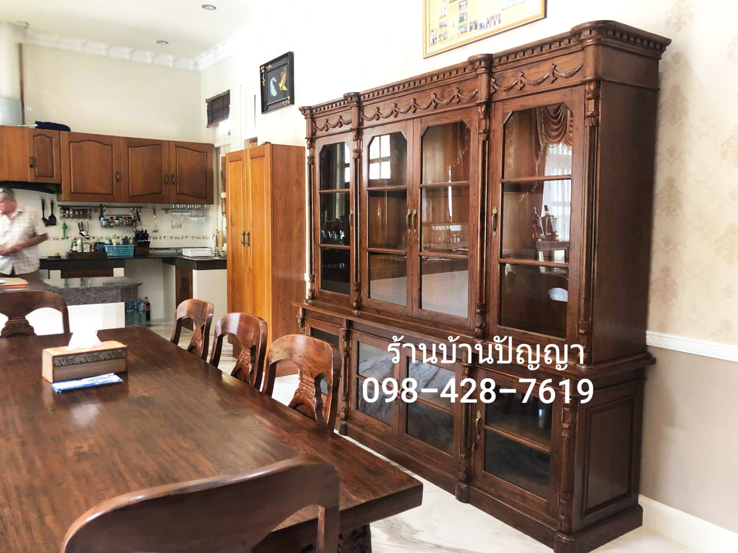 ตู้โชว์หลุยส์ 2 ชั้น โปร่ง สีเสี้ยนดำ