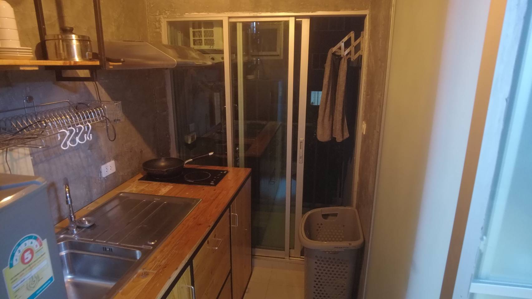 For Rent : Kathu, Dcondo Kathu, 1 bedroom 1 bathroom, 4th flr., pool view