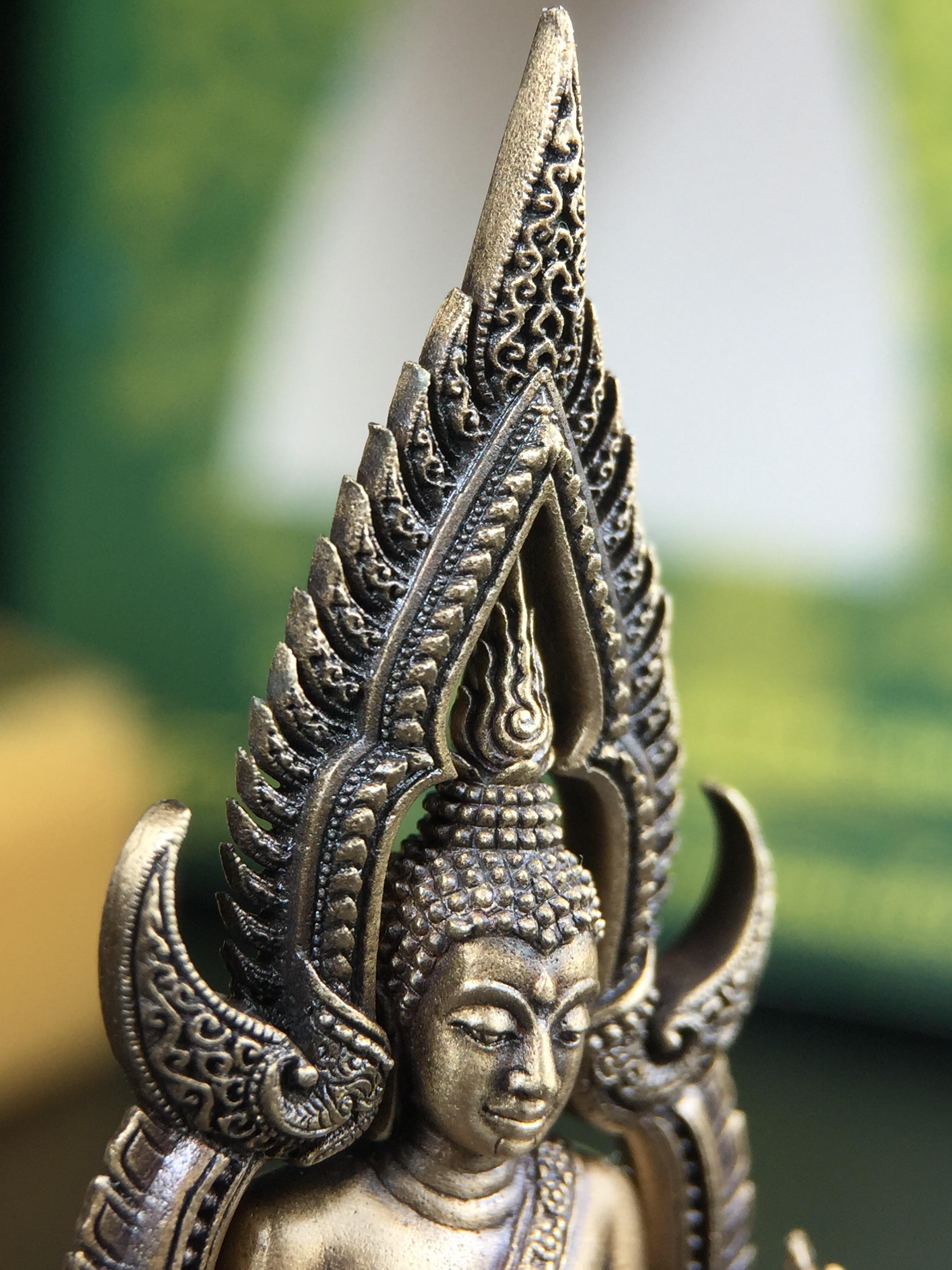 พระพุทธชินราช(จำลอง) ภปร. 84 พรรษา เนื้อบรอนซ์รมดำซาติน พิมพ์ใหญ่ขนาดหน้าตัก 3/4 นิ้ว (พระราชทานมวลสาร จิตรลดาและเส้นพระเจ้า(เส้นผม)รัชกาลที่9)พุทธศิลป์ทรงคุณค่าอีกหนึ่งรุ่นยอดนิยม(1ใน5000องค์)