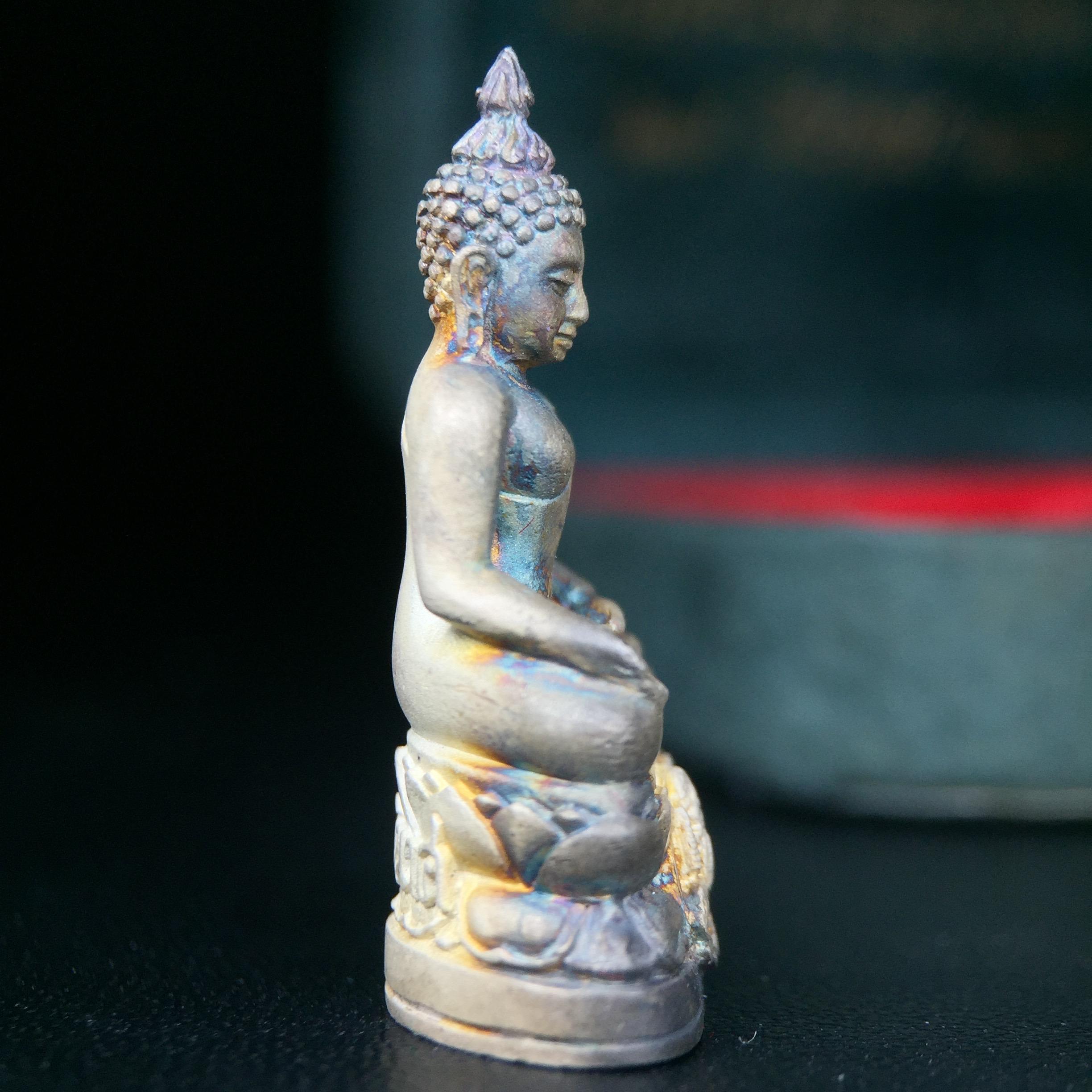 พระกริ่งไพรีพินาศ ตรากาญจนาภิเษก วัดบวรนิเวศวิหาร ที่ระลึกในหลวงรัชกาลที่9 ครองสิริราชสมบัติครบ 50 ปี เนื้อเงิน(สภาพผิวเดิม ขึ้นสีรุ้งธรรมชาติ สวยแบบนิยม)พร้อมกล่องบรรจุเดิม ครบ สมบูรณ์ ชุดพระราชทาน(หายาก)