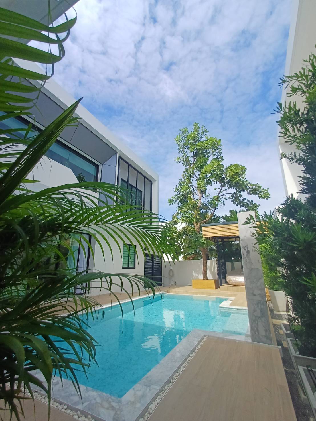 For Rent : Kohkaew, Modern style private pool villa, 4 Bedrooms 4 Bathrooms