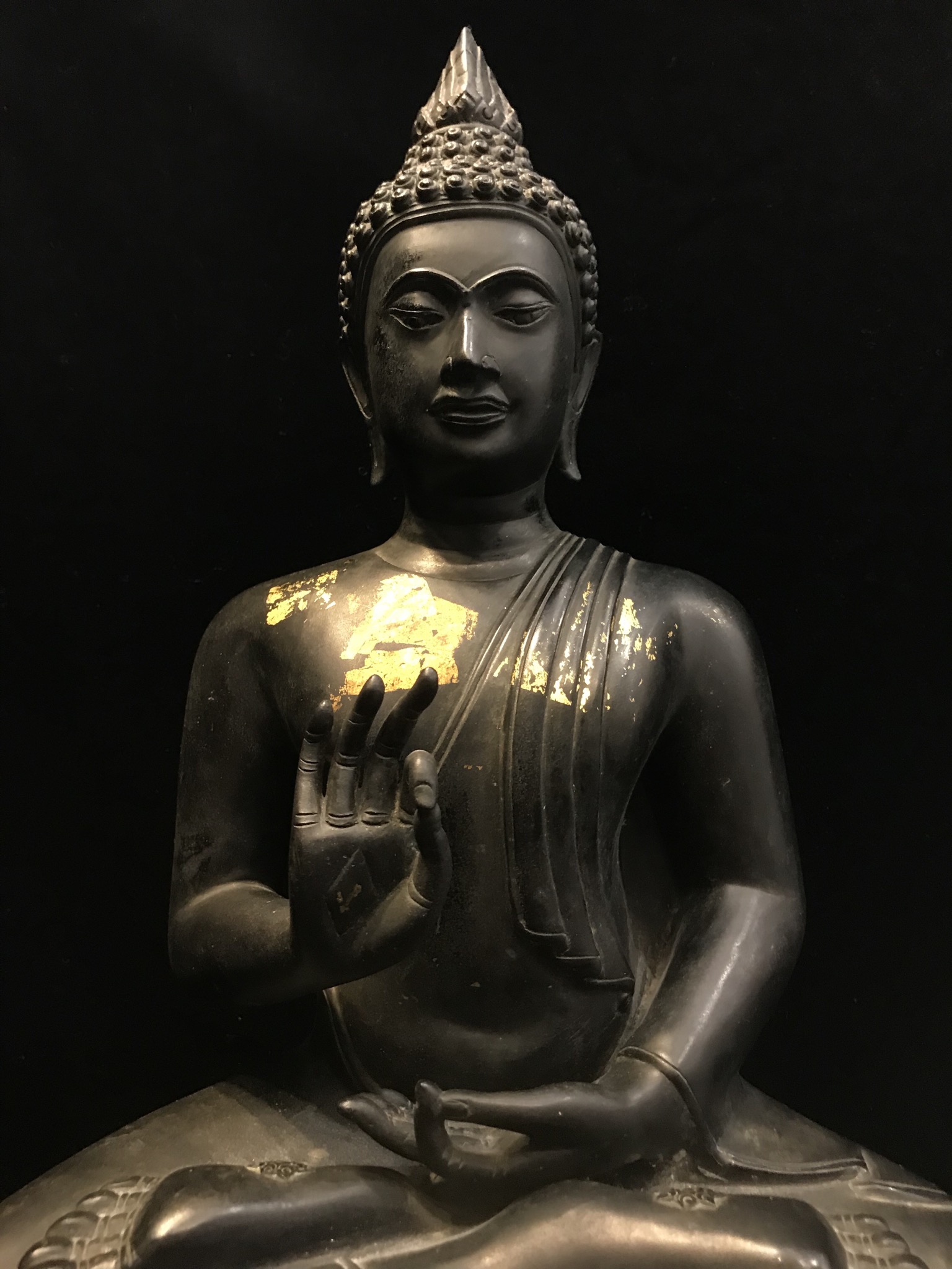 พระพุทธรัตนโกสินทร์ 200 ปี พ.ศ.2525 หน้าตัก 9 นิ้ว วัดทองศาลางาม พระพุทธปางปฐมเทศนา ผ้าทิพย์ประดิษฐานพระนามาภิไธยย่อ มวก (มหาวชิราลงกรณ์ รัชกาลที่ 10)