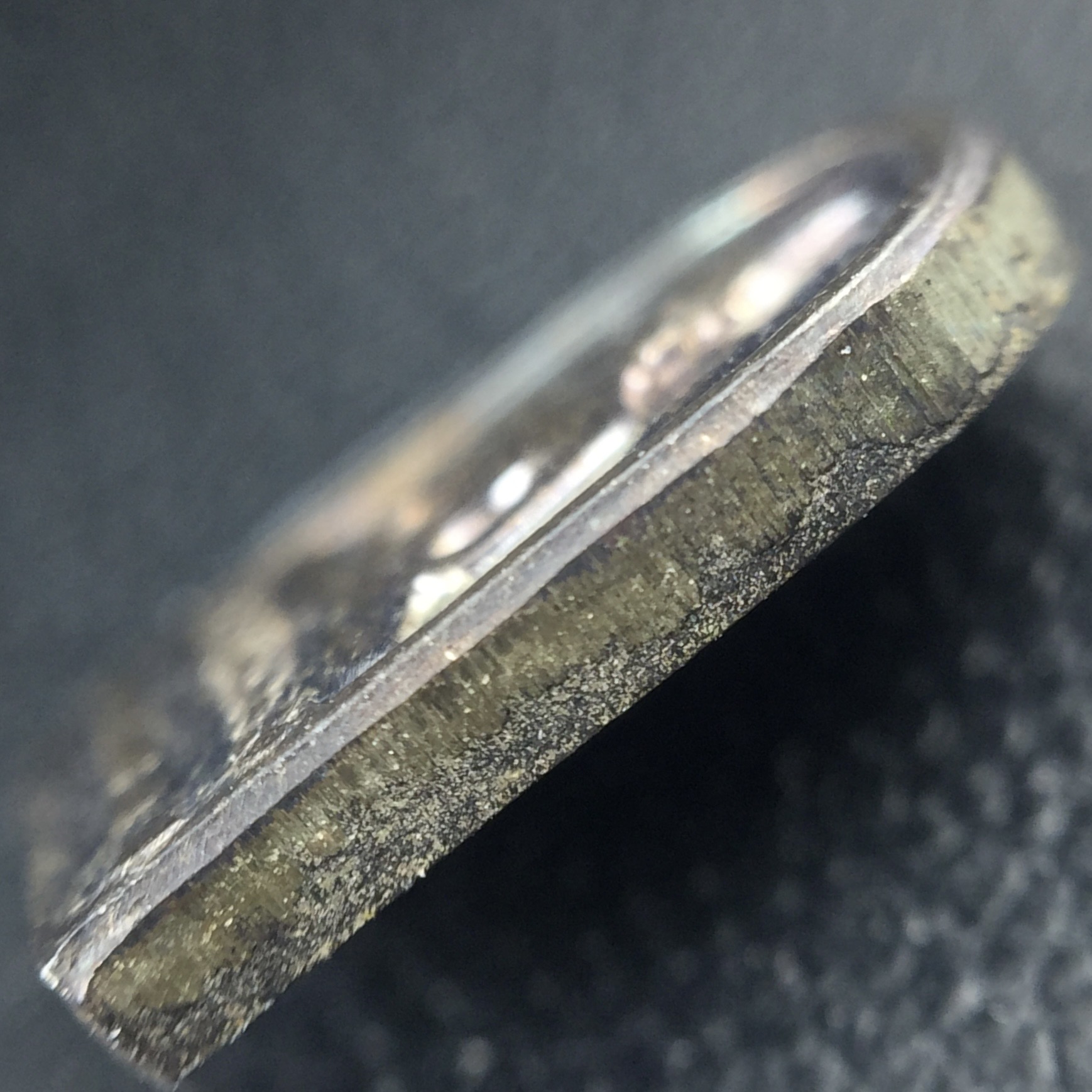 พระปรกใบมะขาม พระพุทธสิหิงค์ ภปร. ธรรมศาสตร์ 50ปี เนื้อเงิน(ตอกสองโค๊ด ผ่านสองพิธีวาระ 50ปีและ60ปี หายากนิยม)(คัดสภาพสวย)(ในหลวงรัชกาลที่9 เสด็จเททอง)(พระปรกใบมะขาม ภปร. รุ่นแรก)(พิธีใหญ่ เกจิที่มีชื่อเสียงมาร่วมปลุกเสกจำนวนมาก ชนวนมาลสารเก่าเข้มขลัง )