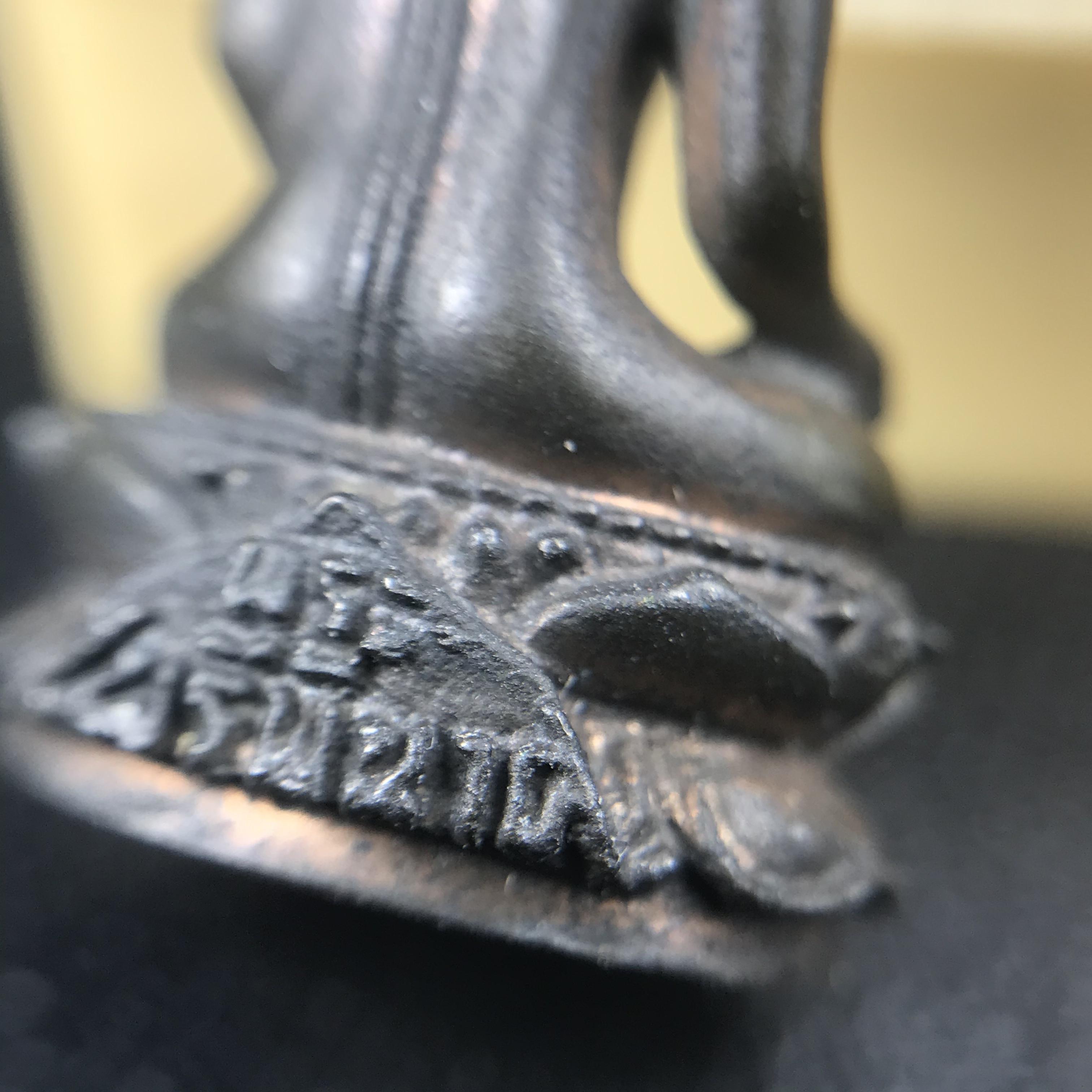 พระกริ่งไพรีพินาศ(รุ่นแรก สมเด็จพระญาณสังวร) วัดเพชรวราราม รุ่นเขาค้อ เนื้อนวโลหะ ตอกโค้ต ปี2520 จ.เพชรบูรณ์(1ใน2309 องค์)