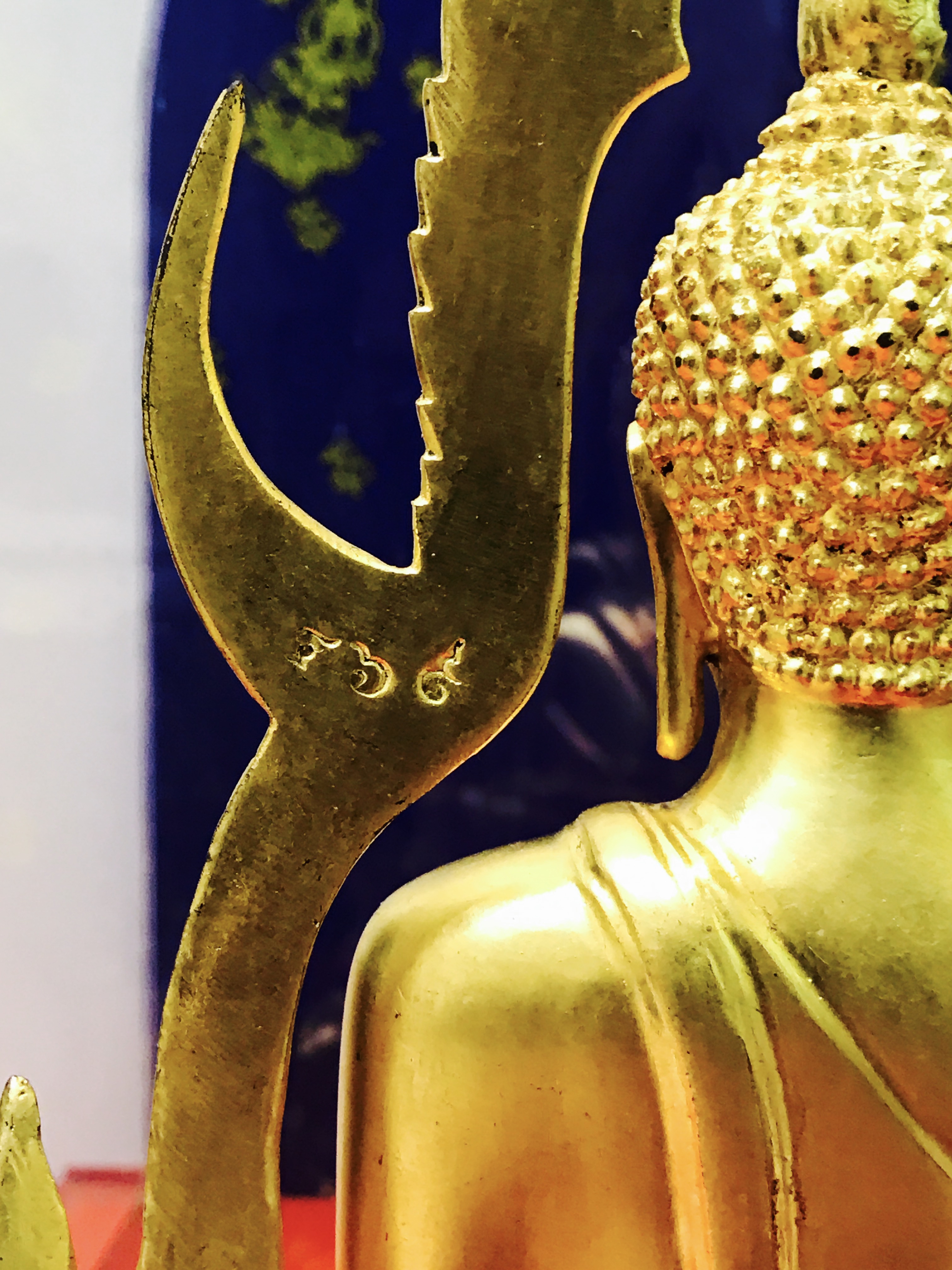 พระพุทธชินราช จปร วัดเบญจมบพิตร ปี 2519 หน้าตัก 5.9 นิ้ว หล่อดินไทย ปิดทองเดิมพร้อมครอบตู้เดิม(ในหลวงและราชินีเสด็จฯเททอง)